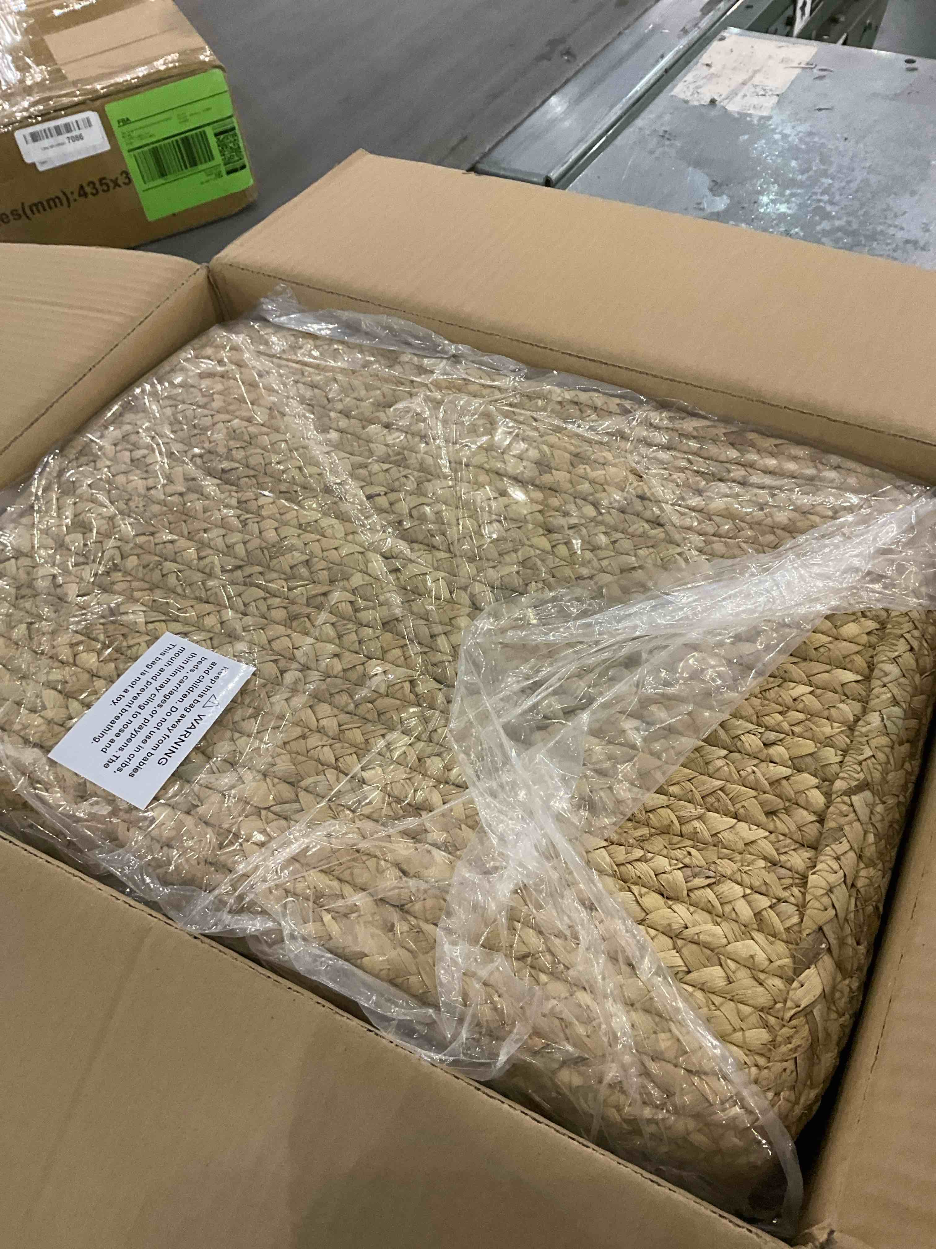 https://s3.amazonaws.com/lotting-images-prod/BargainHunt/EXS01356373_1711972848272.jpeg