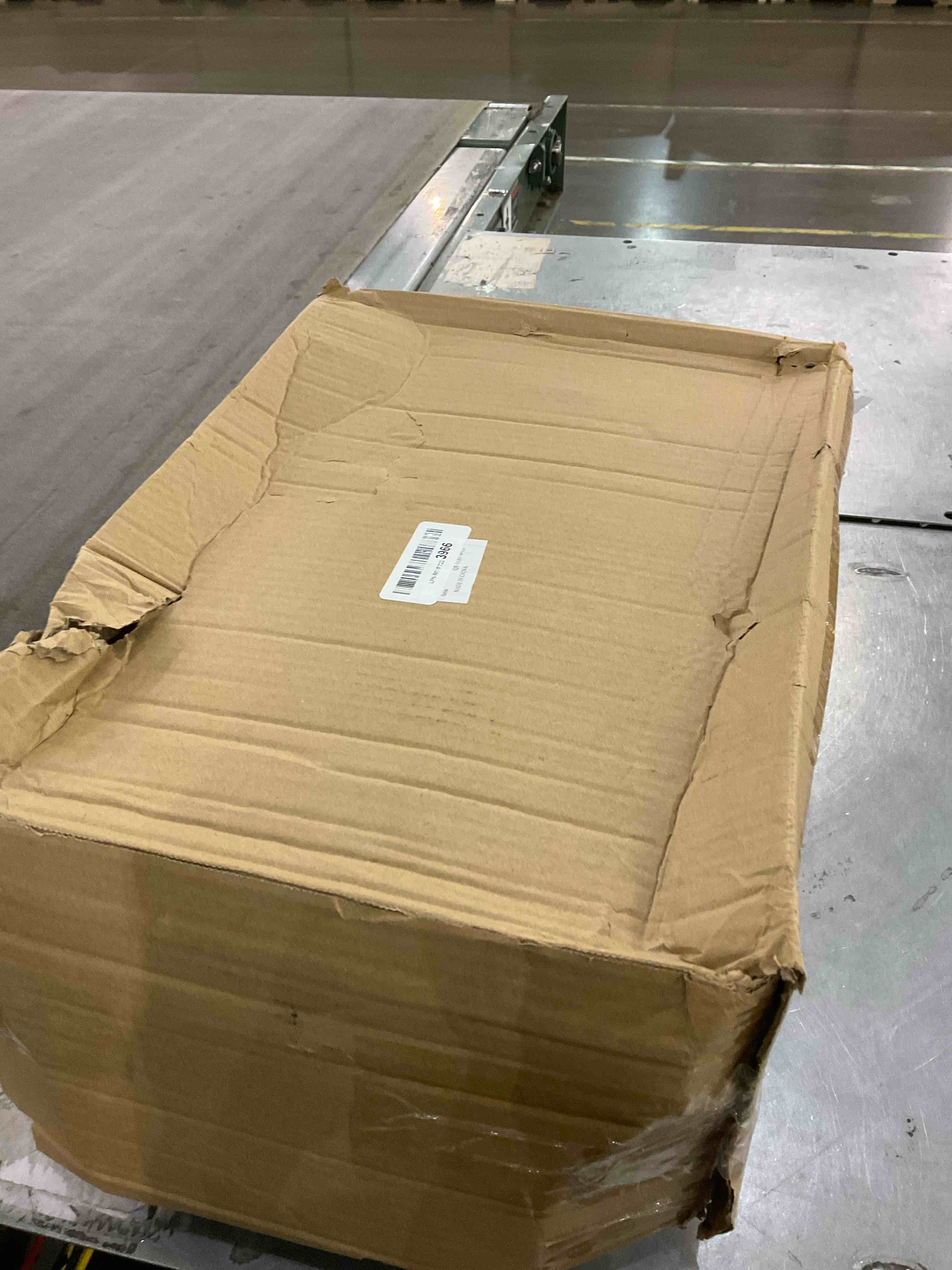 https://s3.amazonaws.com/lotting-images-prod/BargainHunt/EXS01356376_1711973170368.jpeg