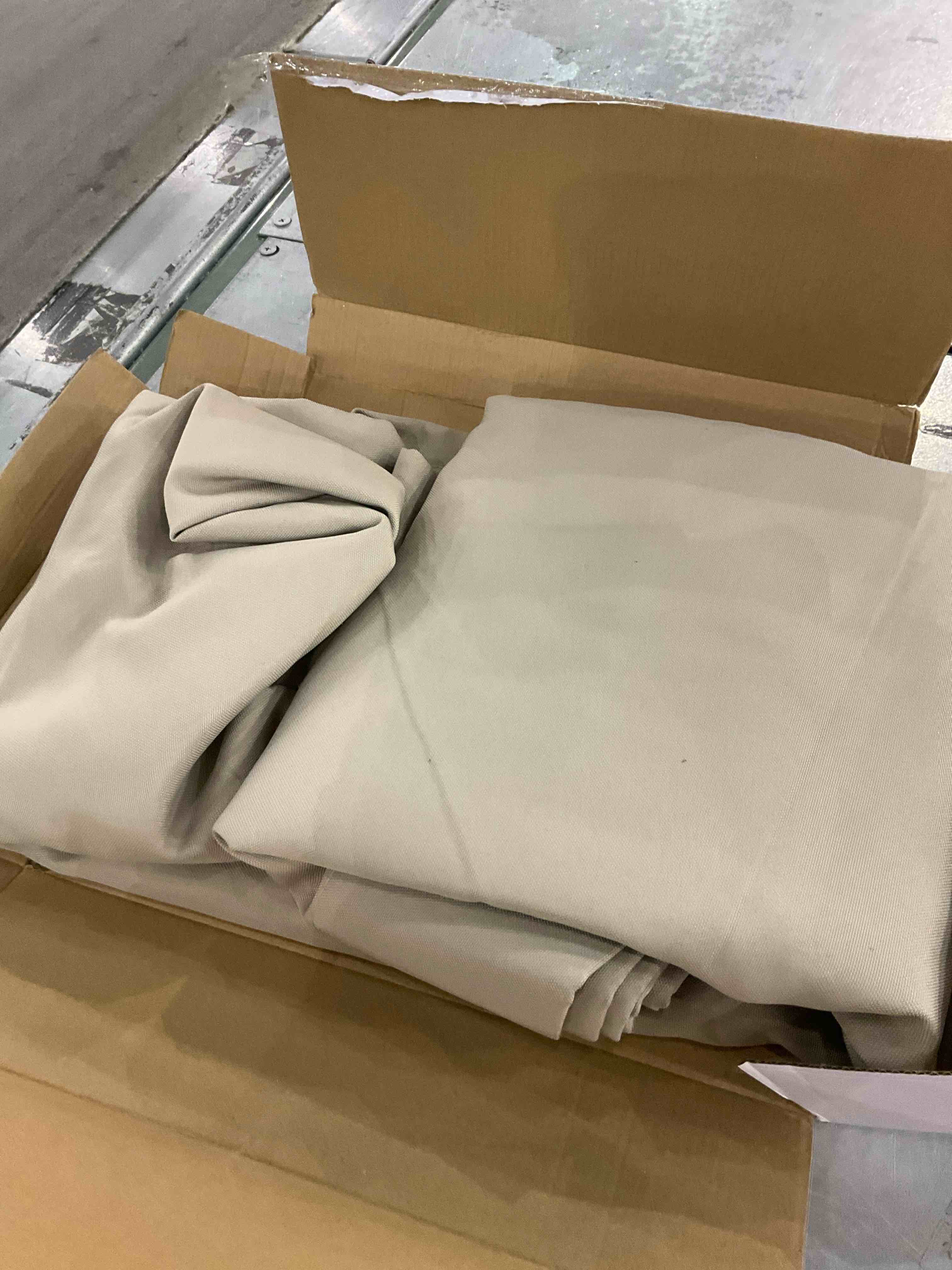 https://s3.amazonaws.com/lotting-images-prod/BargainHunt/EXS01356378_1711973313426.jpeg
