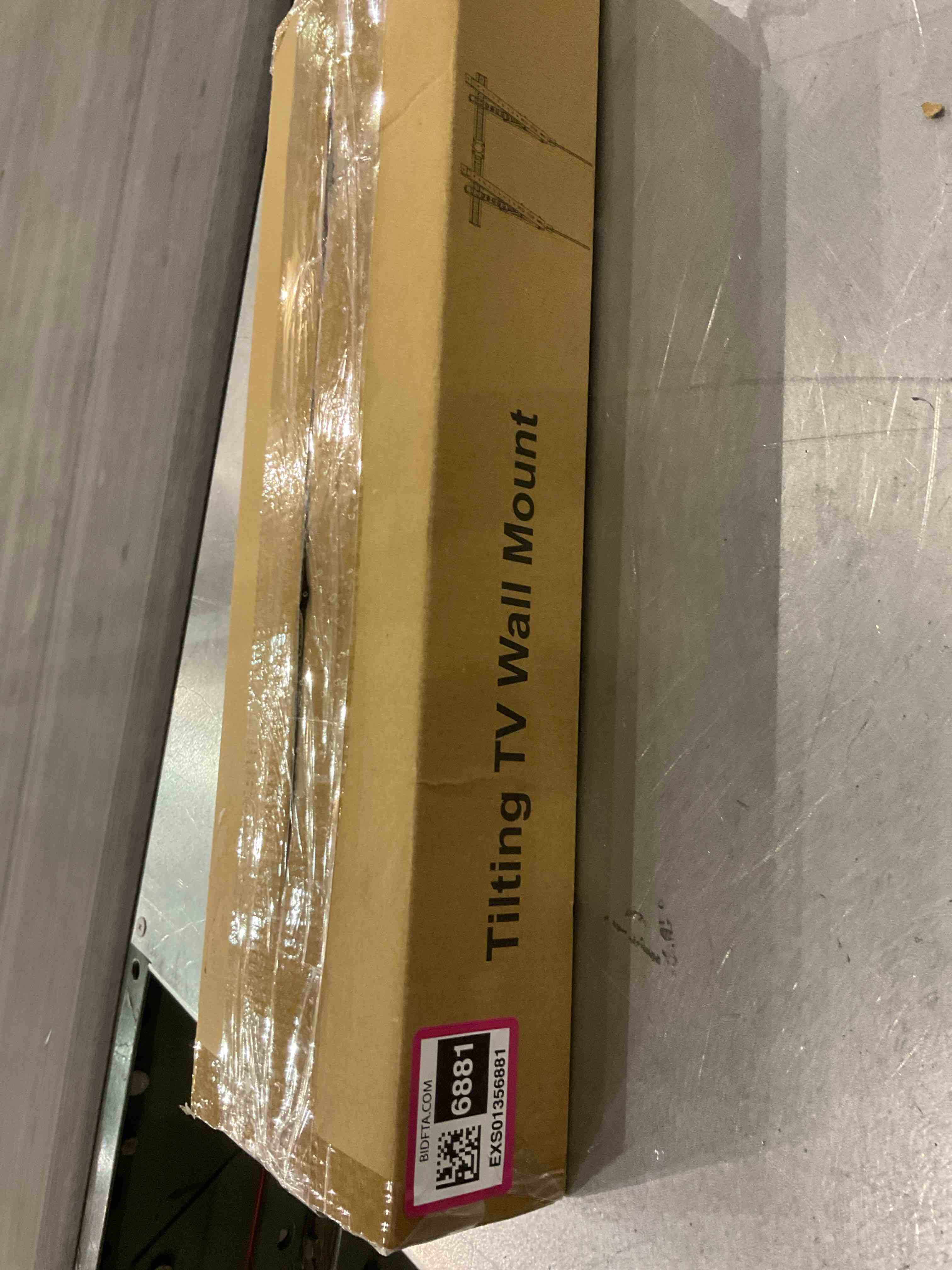 https://s3.amazonaws.com/lotting-images-prod/BargainHunt/EXS01356881_1711540036472.jpeg