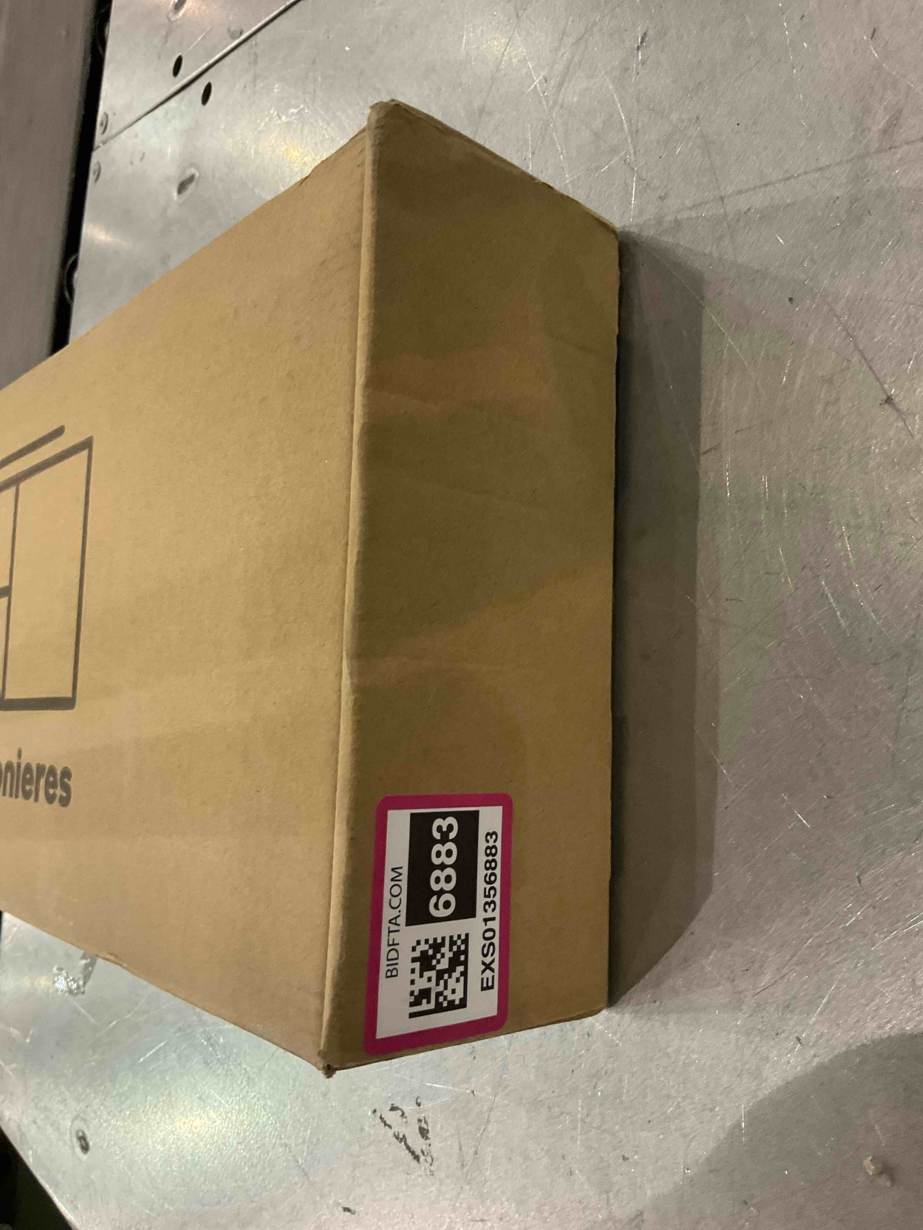 https://s3.amazonaws.com/lotting-images-prod/BargainHunt/EXS01356883_1711540217077.jpeg