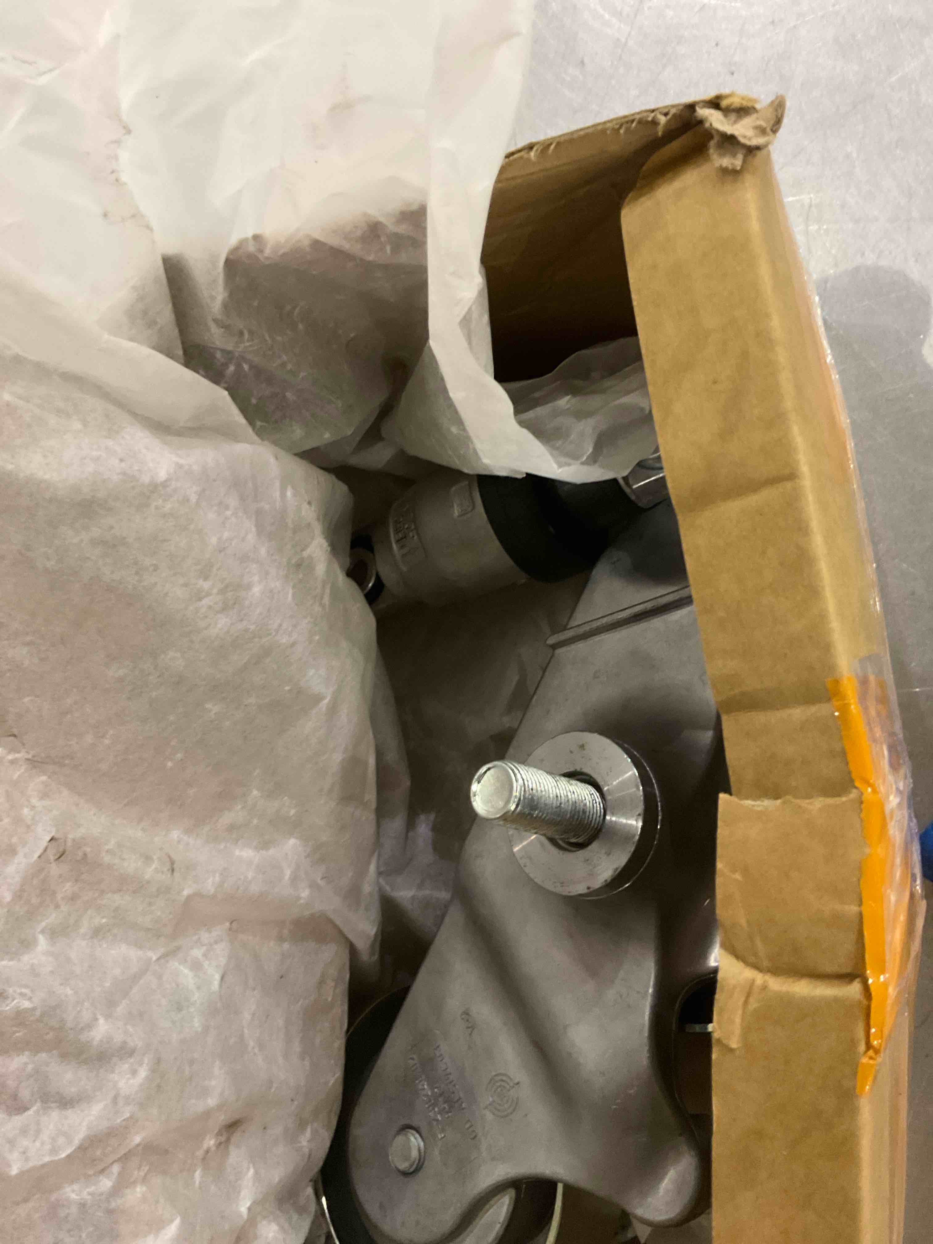 https://s3.amazonaws.com/lotting-images-prod/BargainHunt/EXS01356885_1711540350360.jpeg