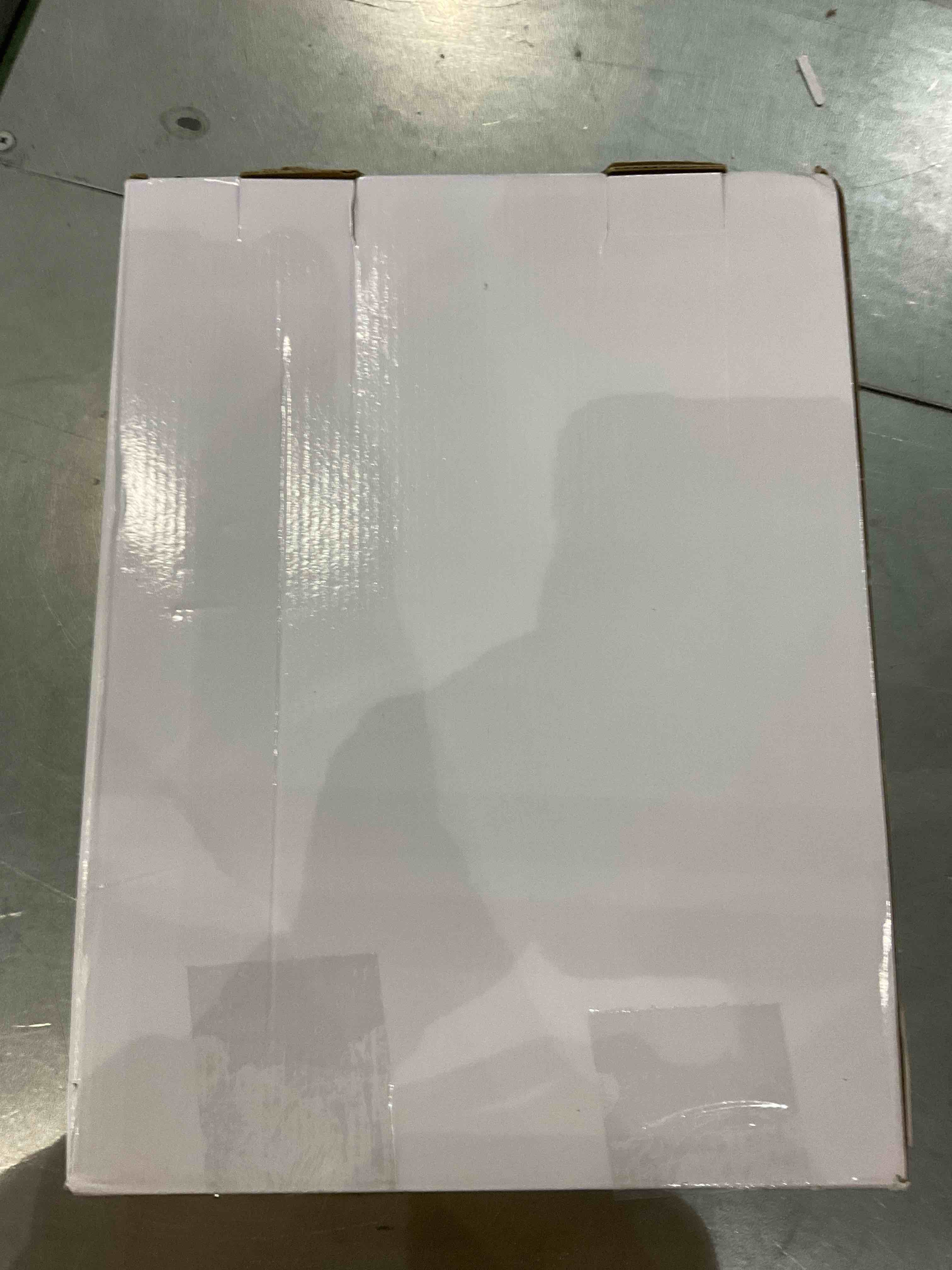 https://s3.amazonaws.com/lotting-images-prod/BargainHunt/EXS01356887_1711540535555.jpeg