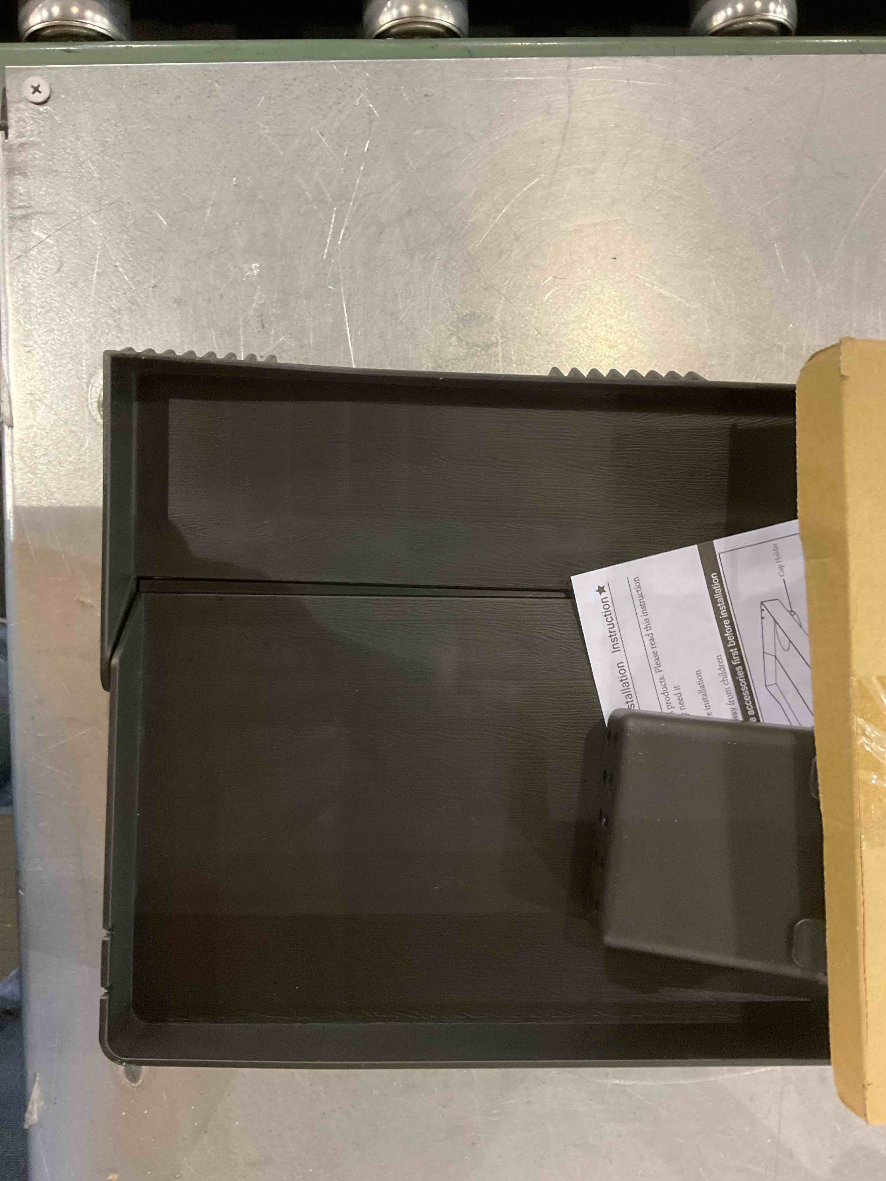https://s3.amazonaws.com/lotting-images-prod/BargainHunt/EXS01356892_1711540935428.jpeg