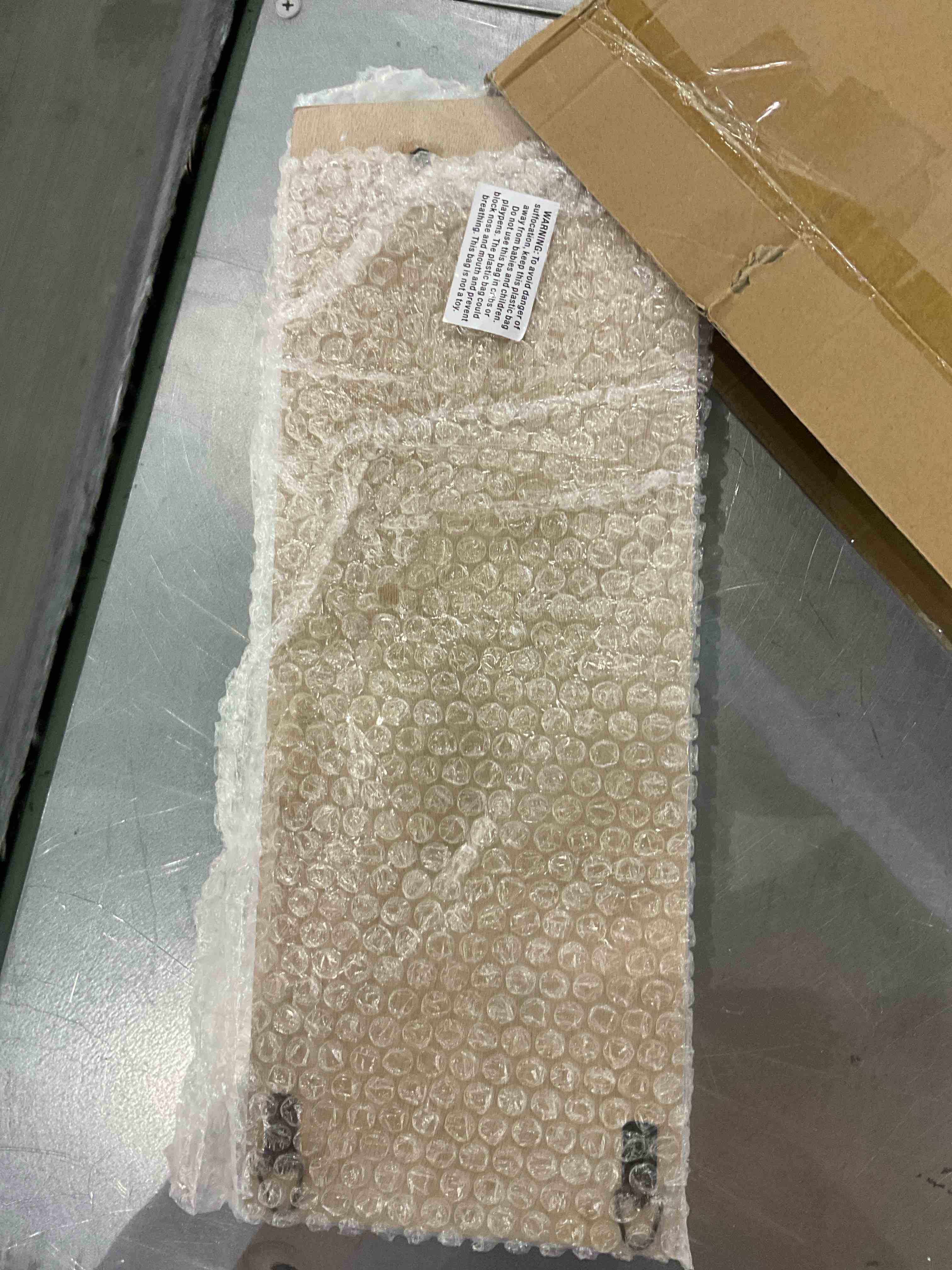https://s3.amazonaws.com/lotting-images-prod/BargainHunt/EXS01356895_1711541276873.jpeg