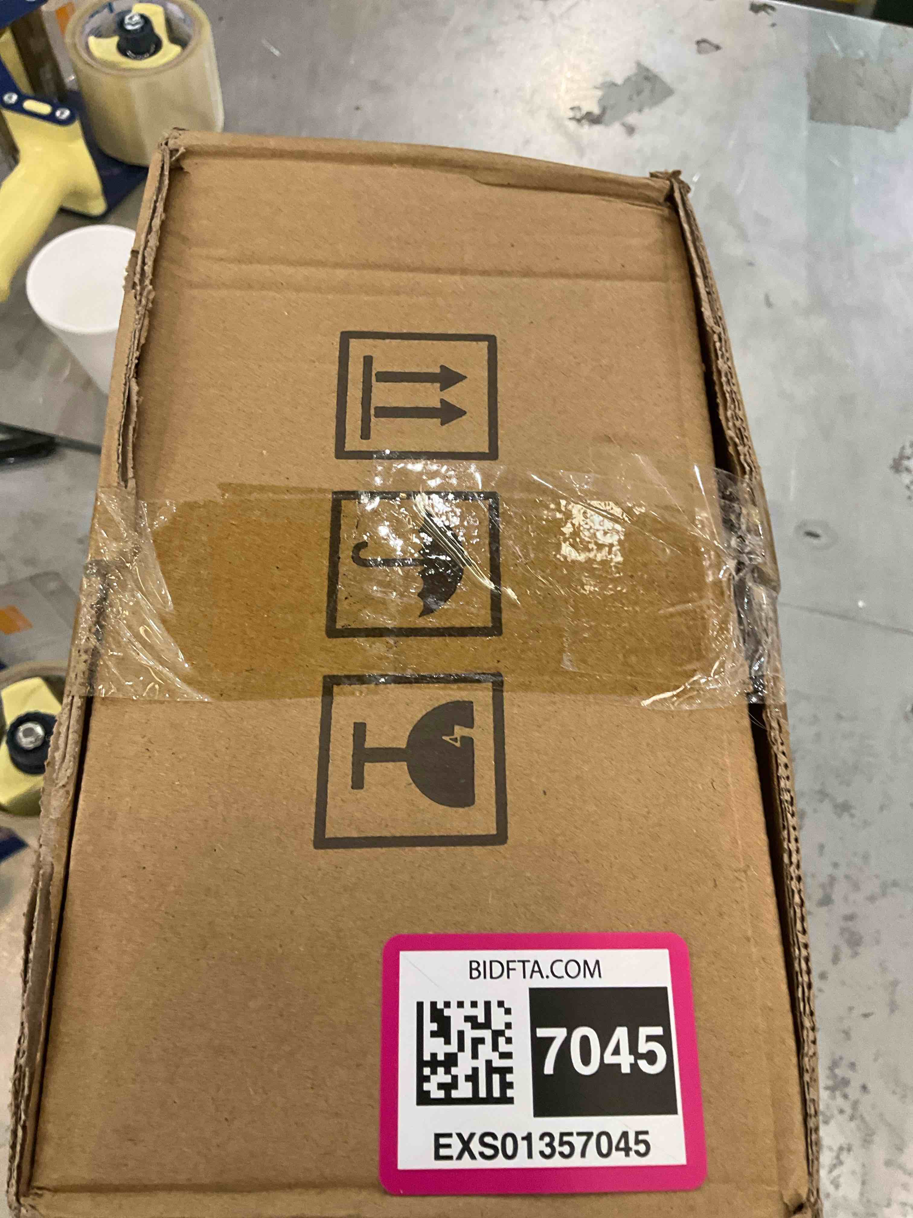 https://s3.amazonaws.com/lotting-images-prod/BargainHunt/EXS01357045_1711552217548.jpeg