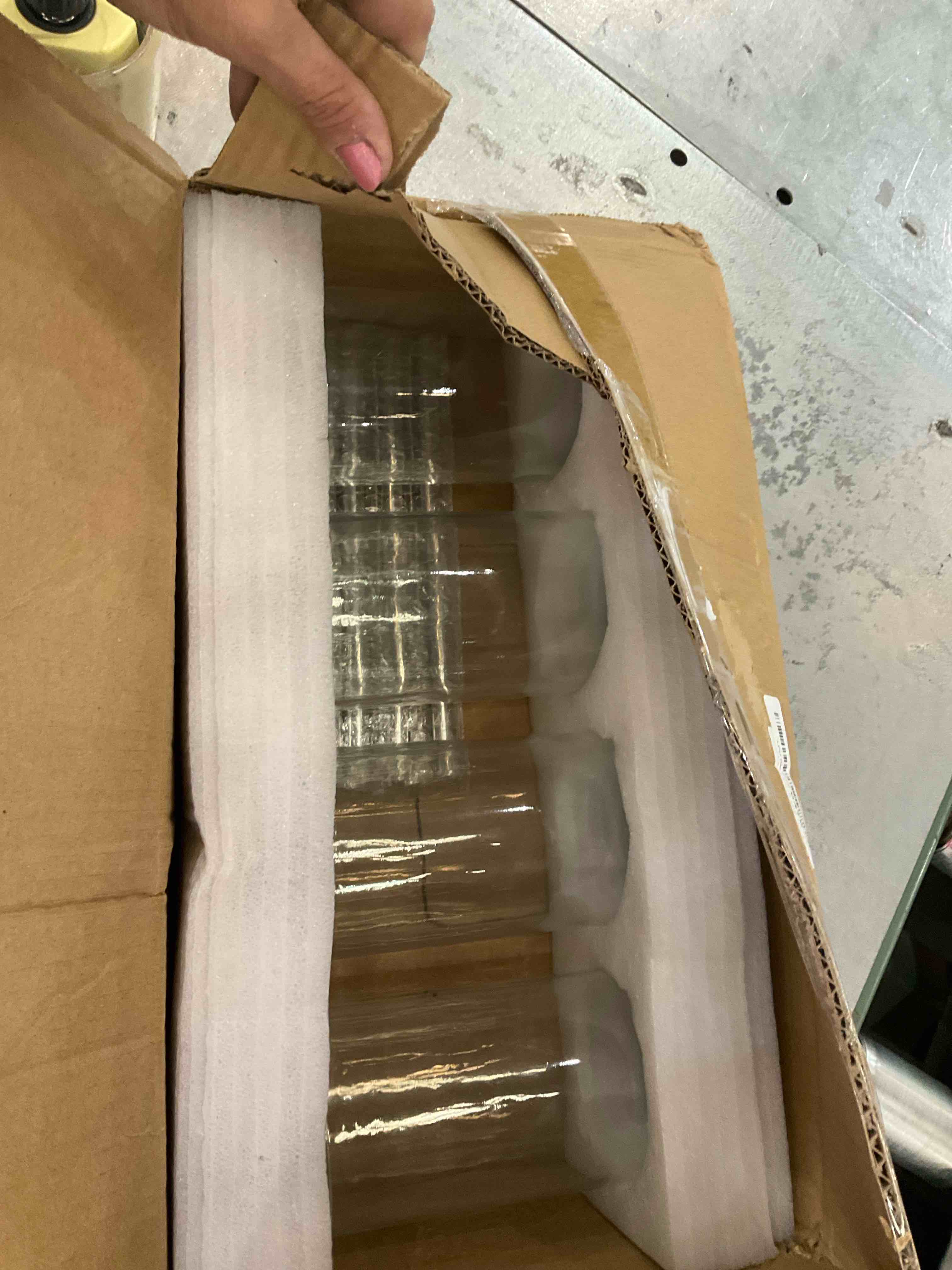 https://s3.amazonaws.com/lotting-images-prod/BargainHunt/EXS01357045_1711552245429.jpeg