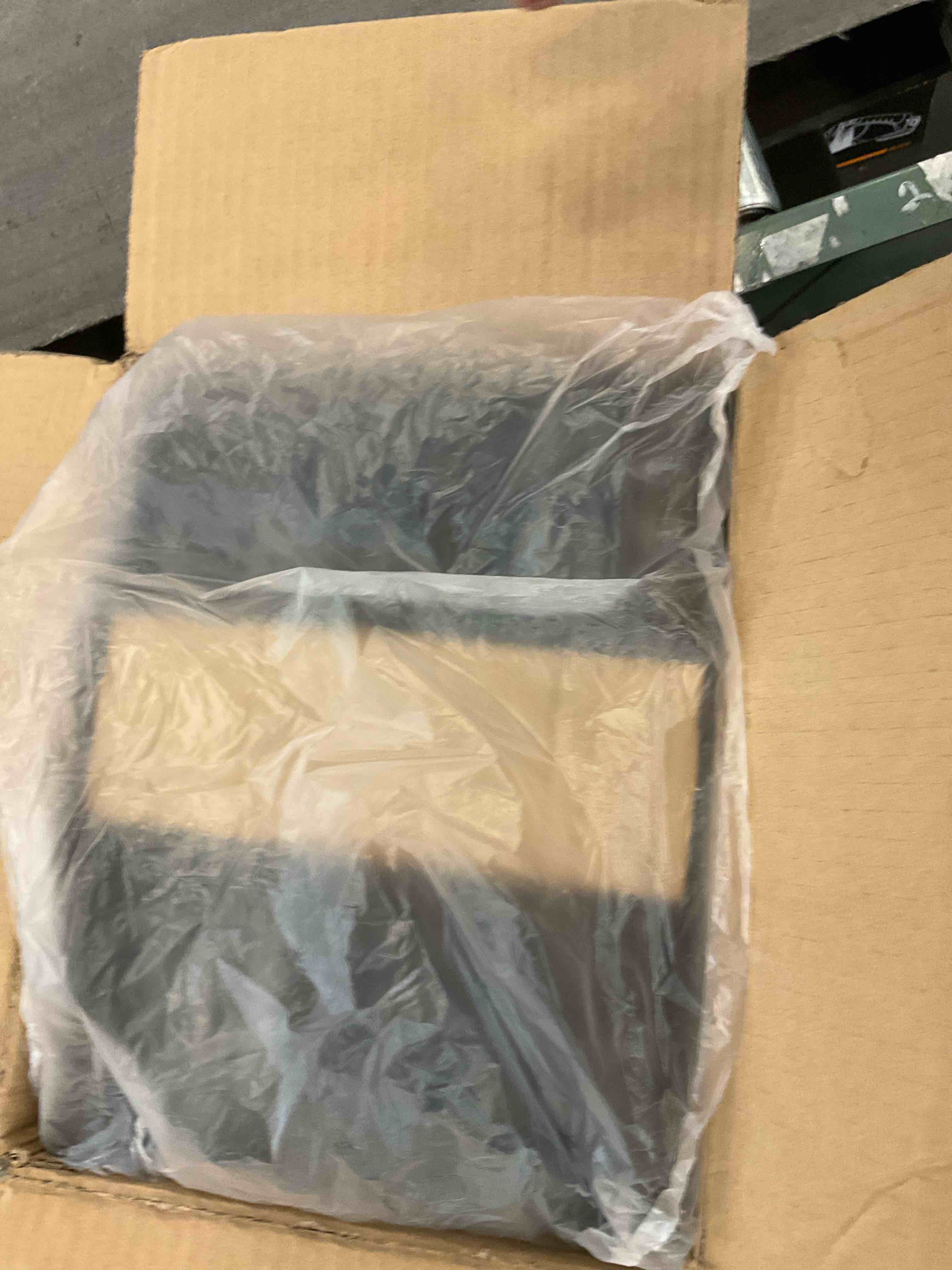 https://s3.amazonaws.com/lotting-images-prod/BargainHunt/EXS01357066_1711554699381.jpeg