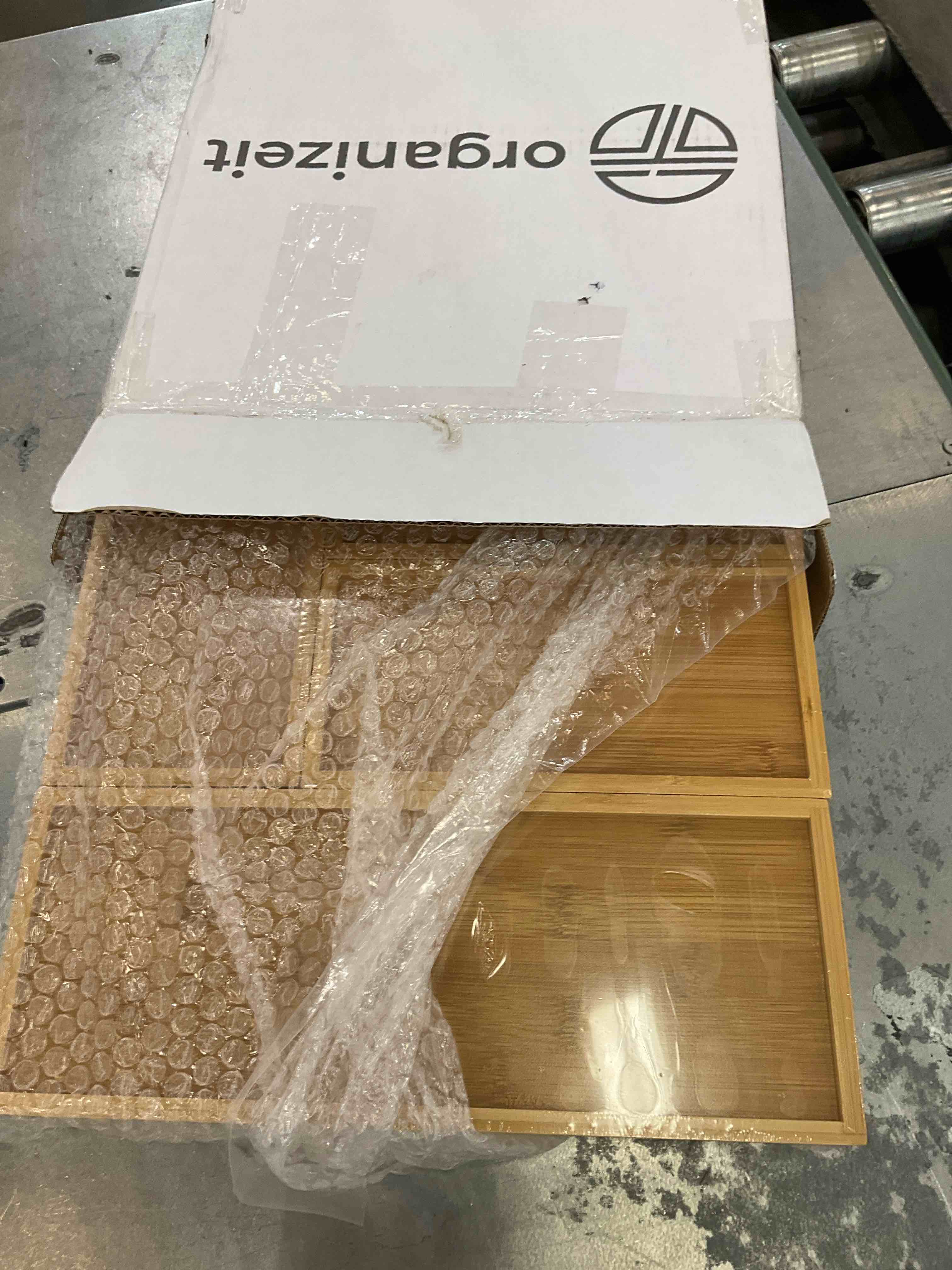 https://s3.amazonaws.com/lotting-images-prod/BargainHunt/EXS01357117_1711562064082.jpeg