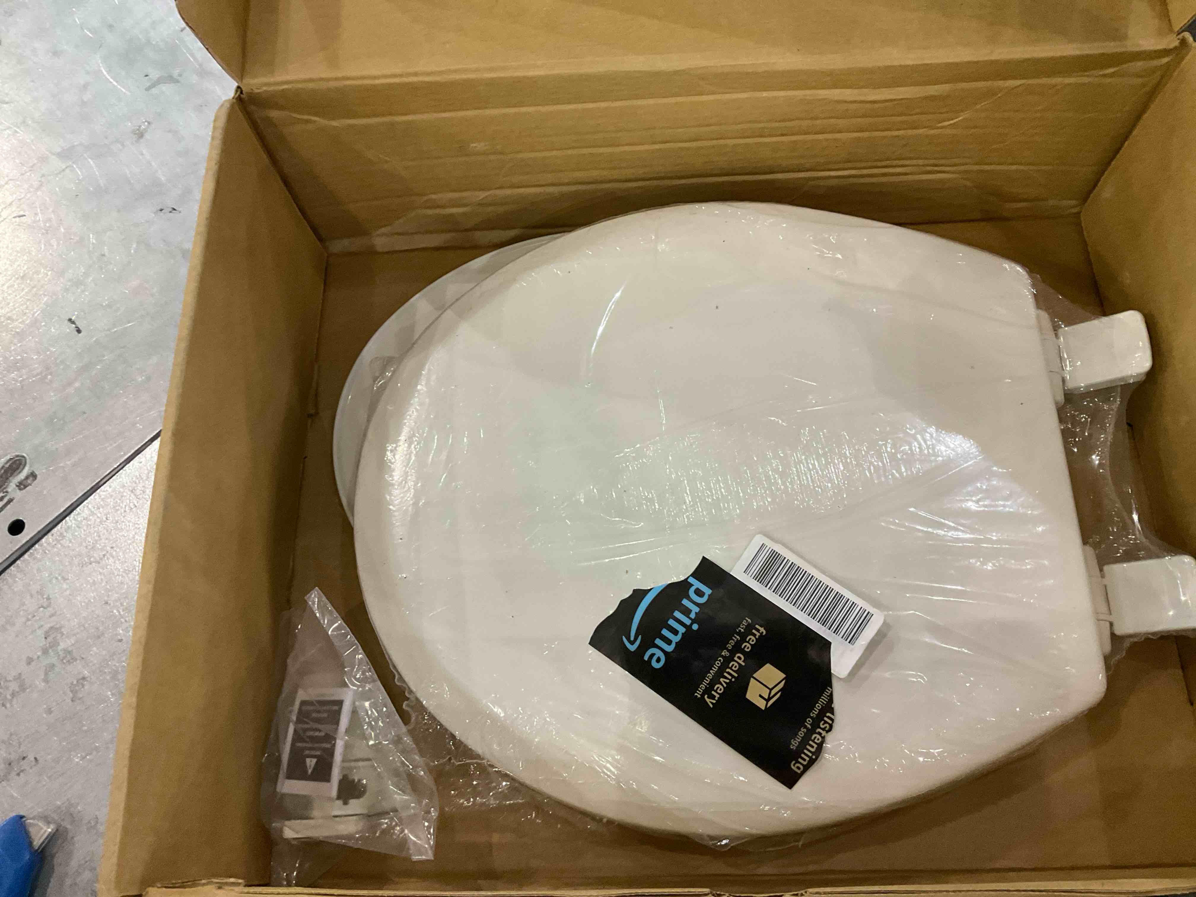 https://s3.amazonaws.com/lotting-images-prod/BargainHunt/EXS01357349_1711972940991.jpeg