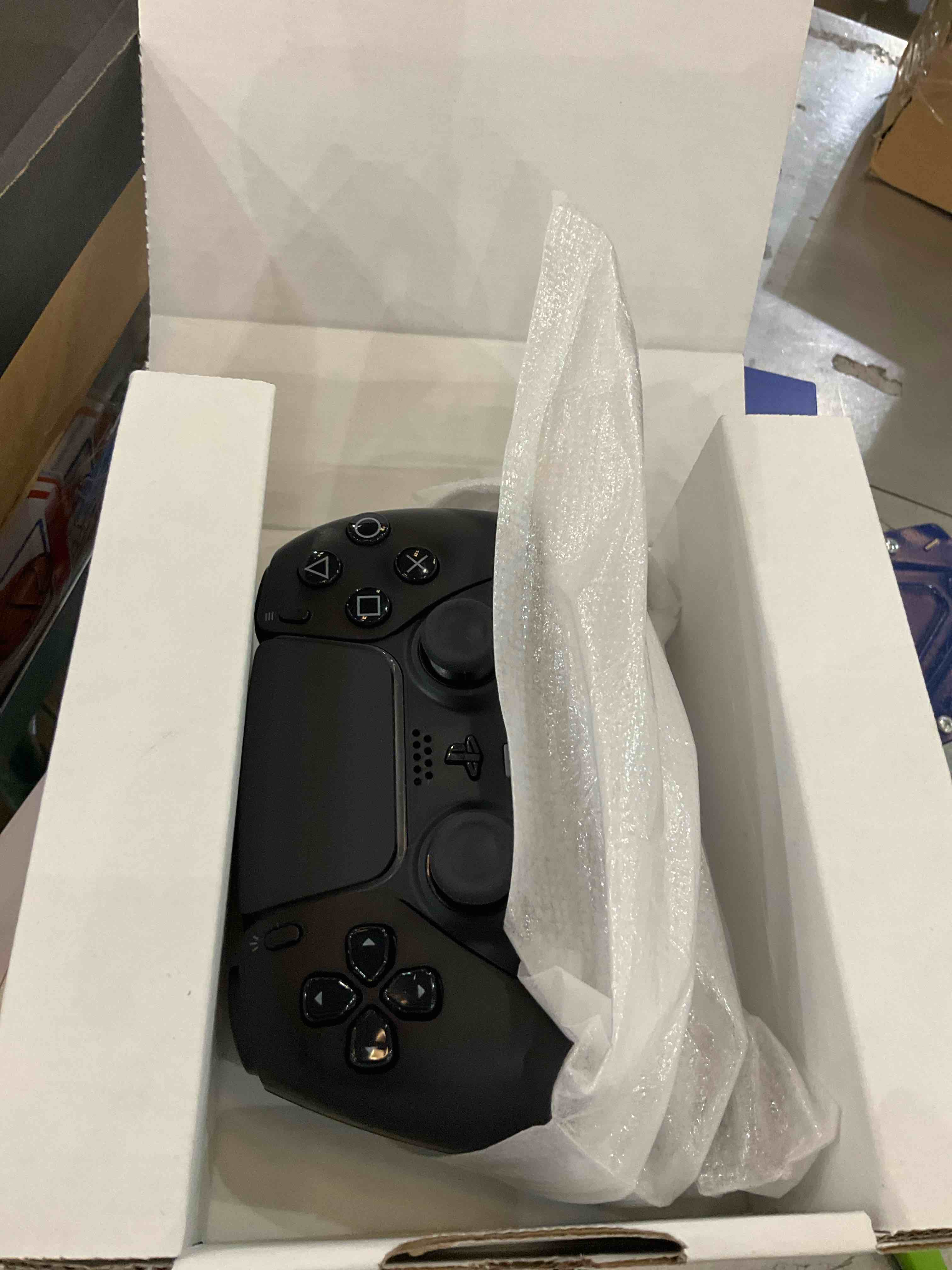 https://s3.amazonaws.com/lotting-images-prod/BargainHunt/EXS01357583_1711033416313.jpeg