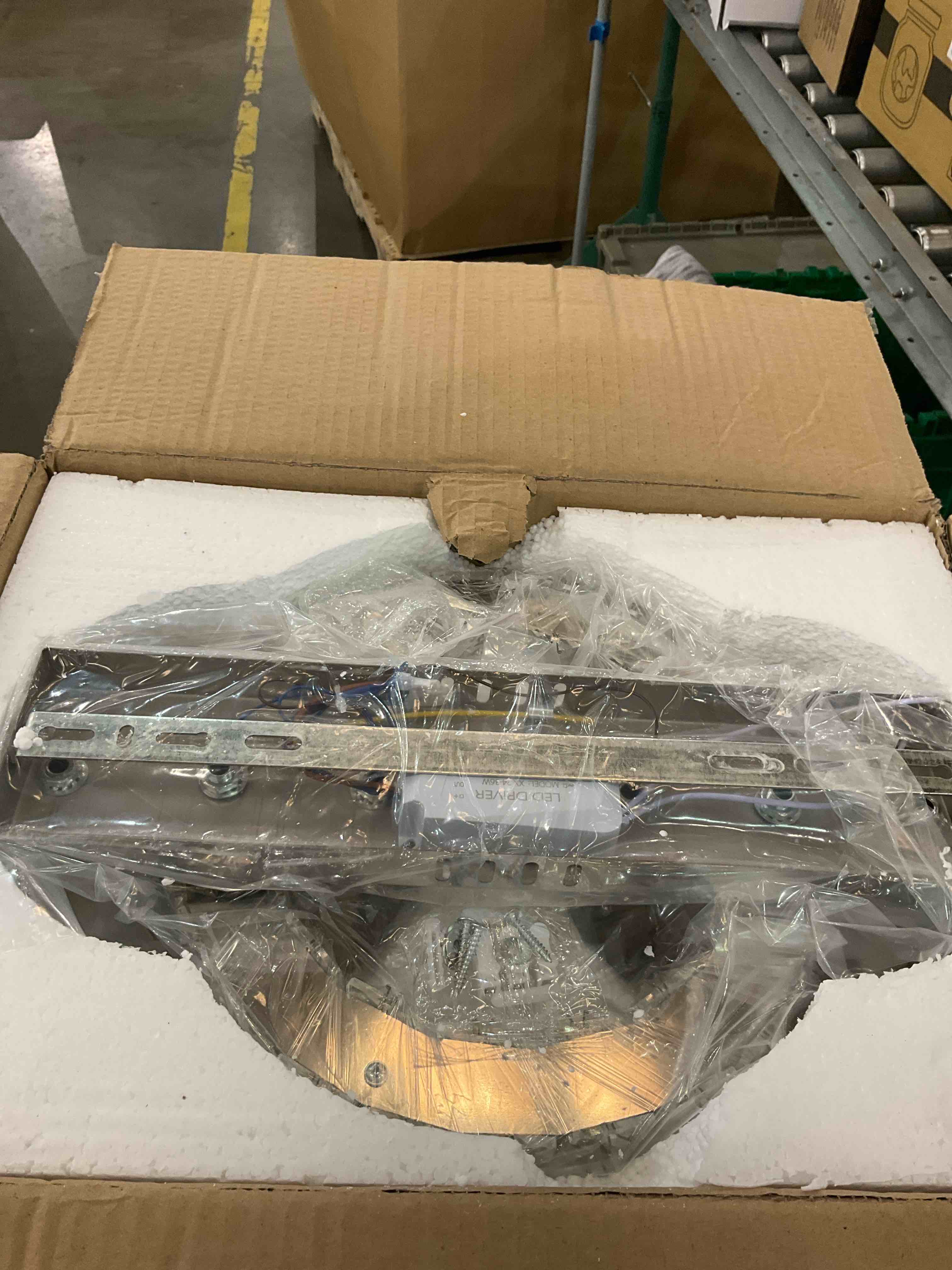 https://s3.amazonaws.com/lotting-images-prod/BargainHunt/EXS01357619_1711041612248.jpeg