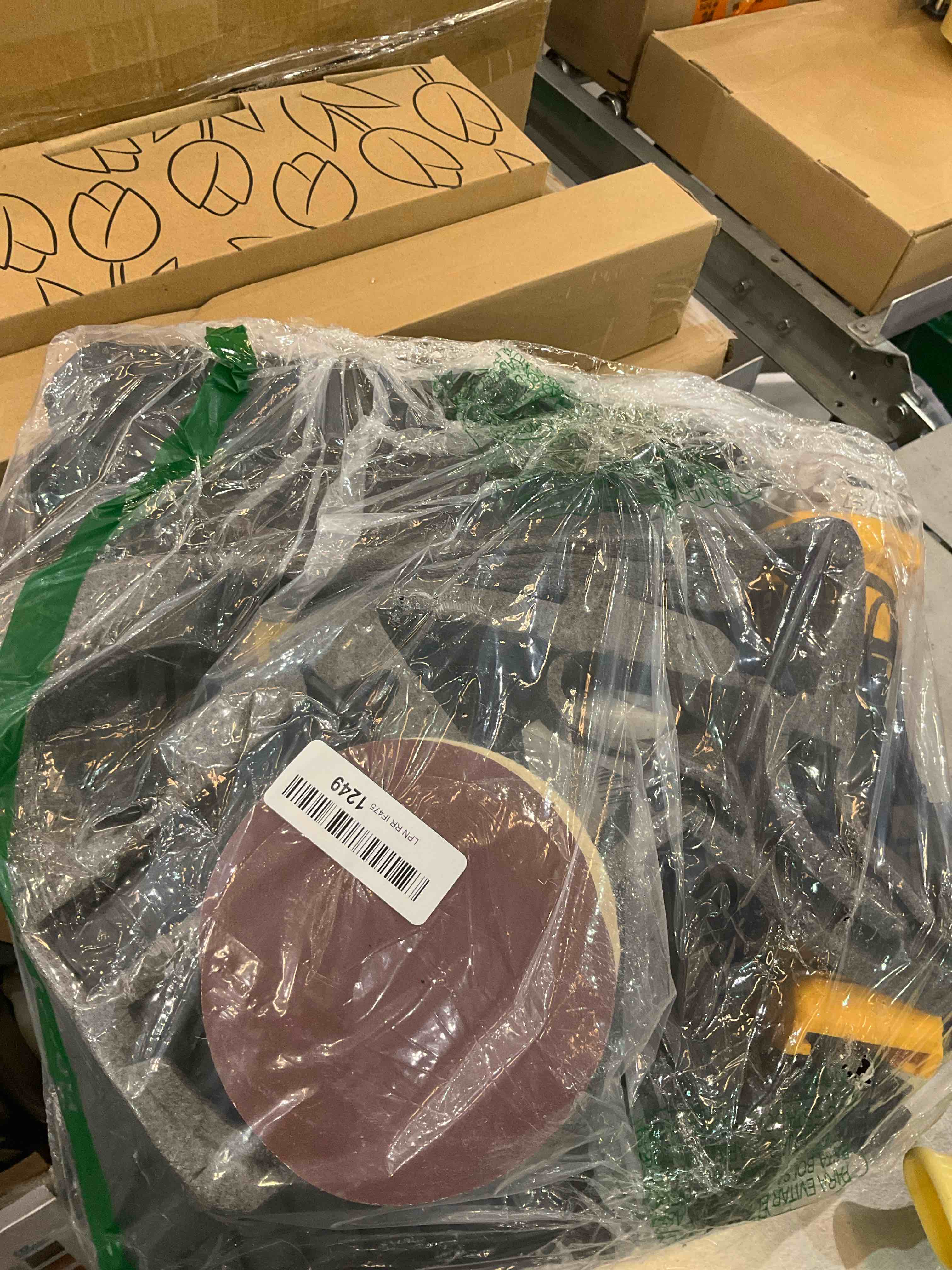 https://s3.amazonaws.com/lotting-images-prod/BargainHunt/EXS01357627_1711042576670.jpeg