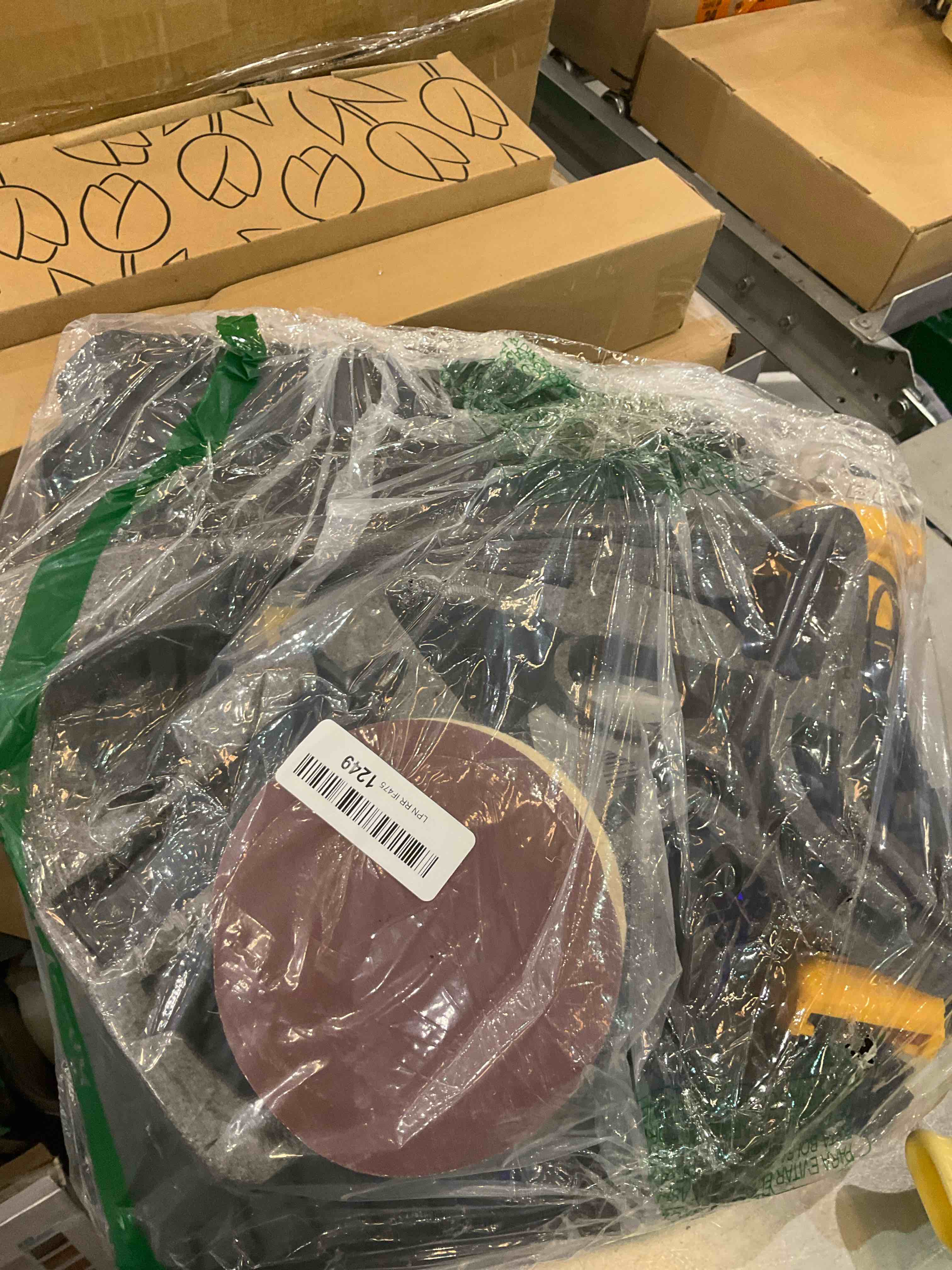 https://s3.amazonaws.com/lotting-images-prod/BargainHunt/EXS01357627_1711042578036.jpeg