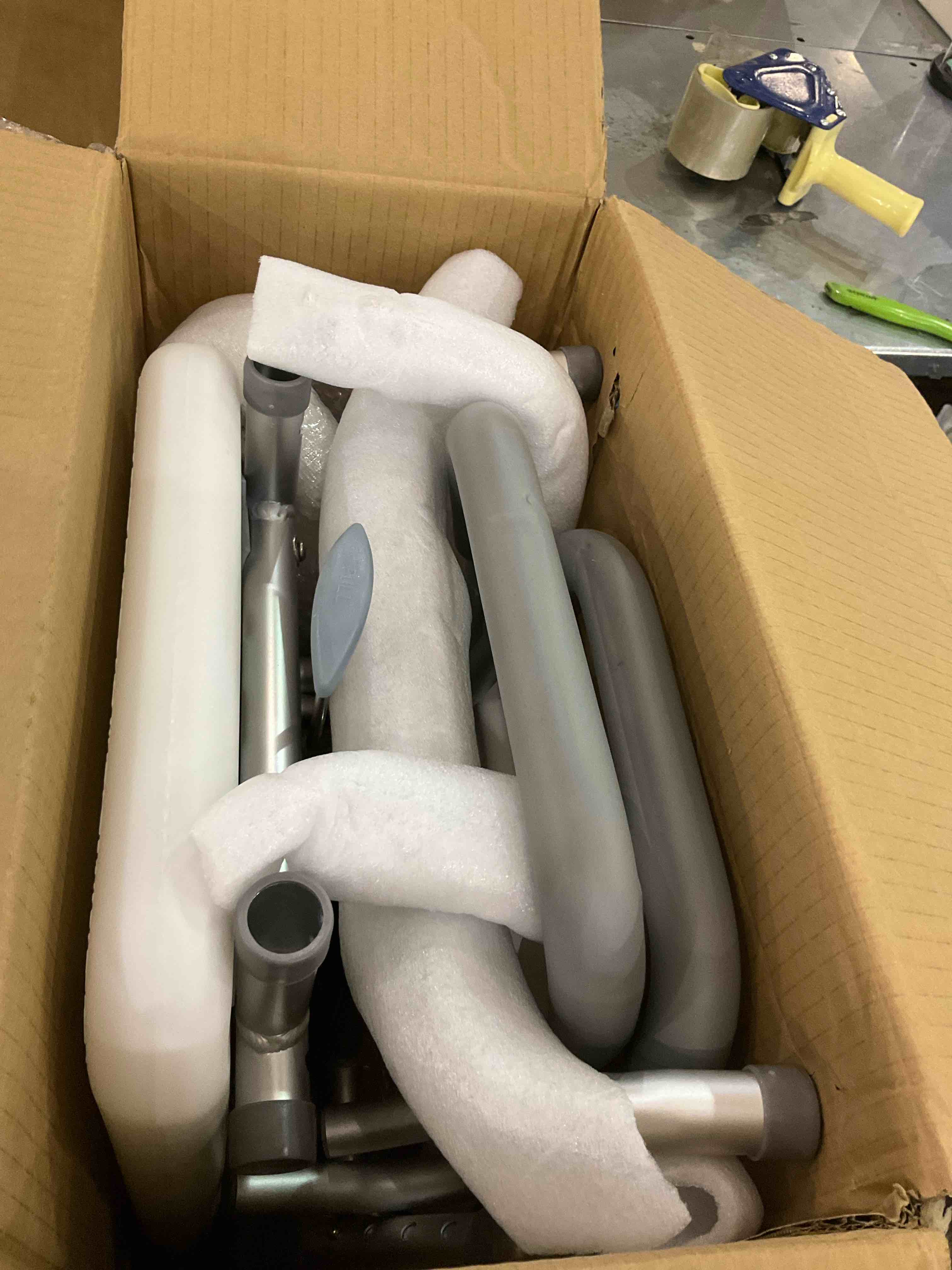https://s3.amazonaws.com/lotting-images-prod/BargainHunt/EXS01357709_1711115023595.jpeg