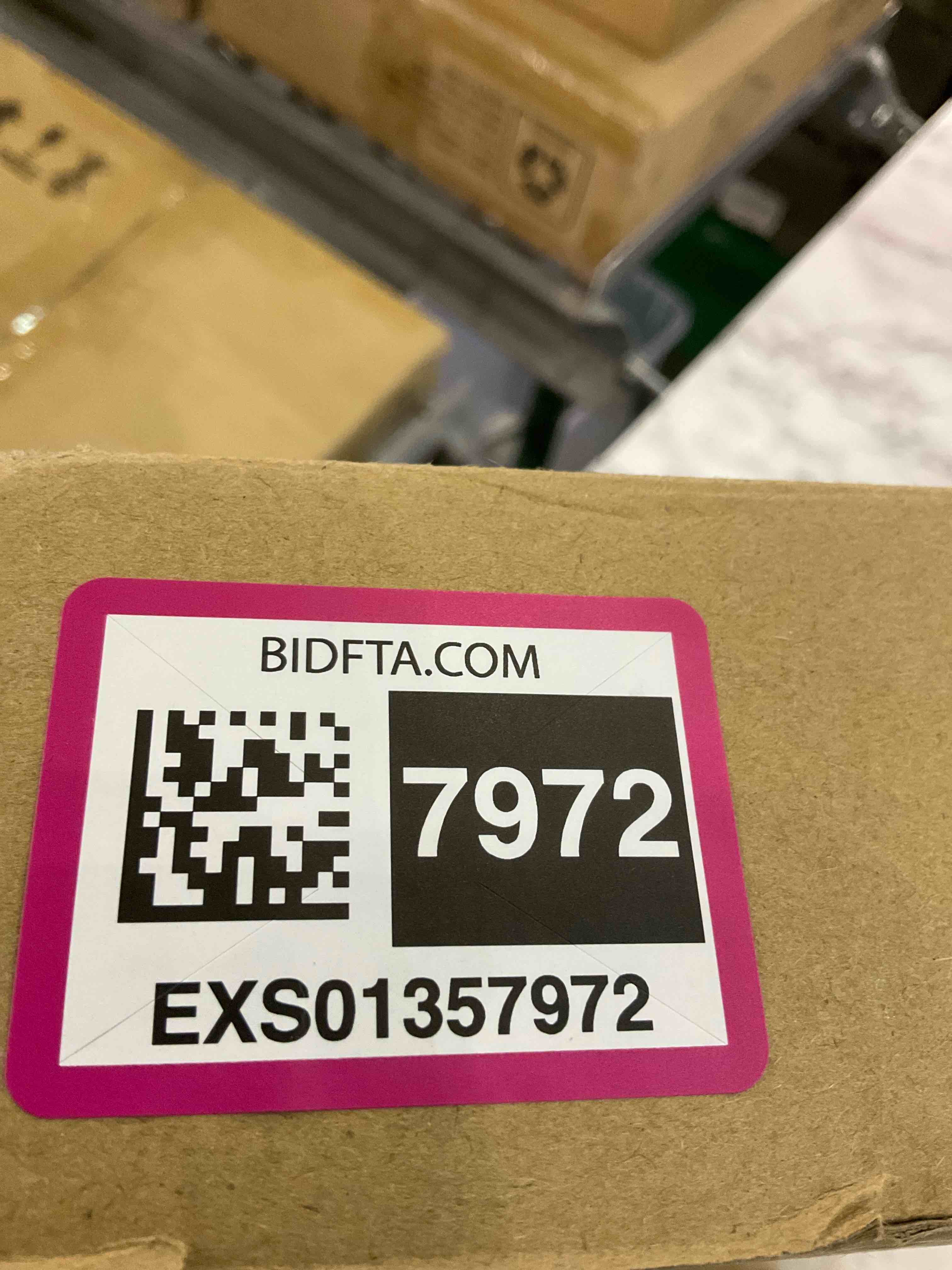 https://s3.amazonaws.com/lotting-images-prod/BargainHunt/EXS01357972_1711454174610.jpeg