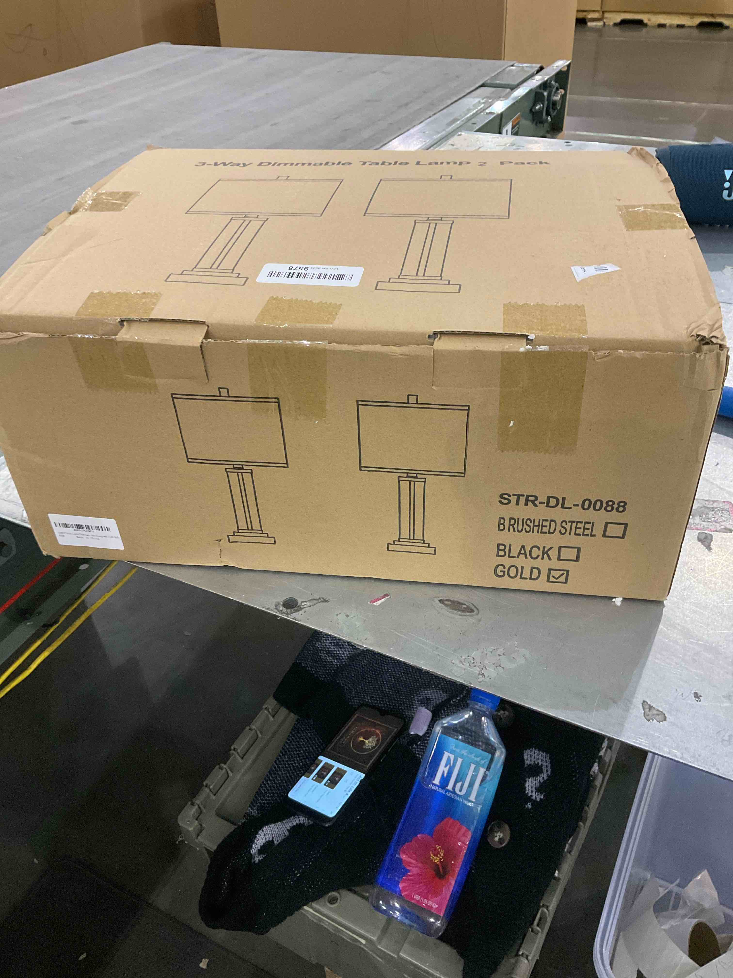 https://s3.amazonaws.com/lotting-images-prod/BargainHunt/EXS01358015_1711025333426.jpeg