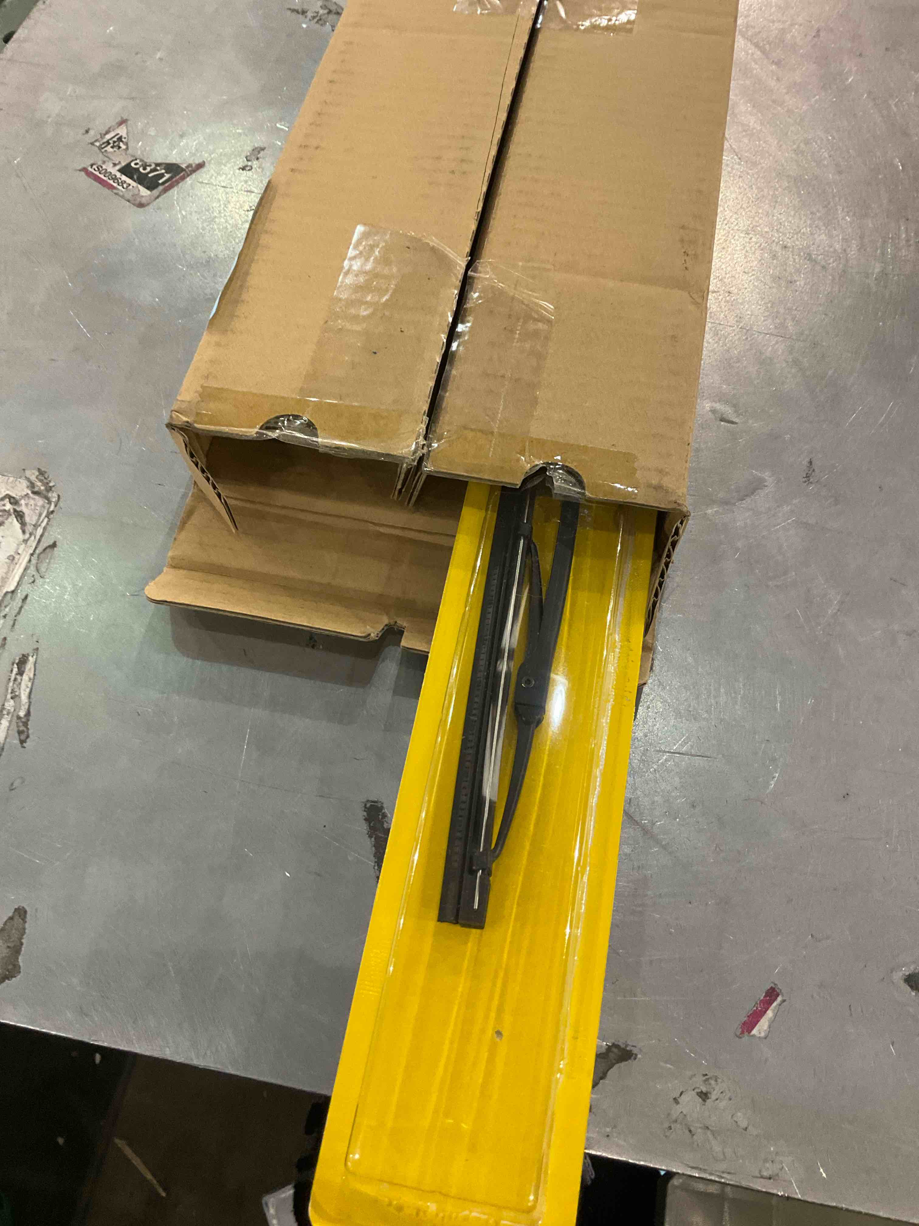https://s3.amazonaws.com/lotting-images-prod/BargainHunt/EXS01358218_1711110928109.jpeg