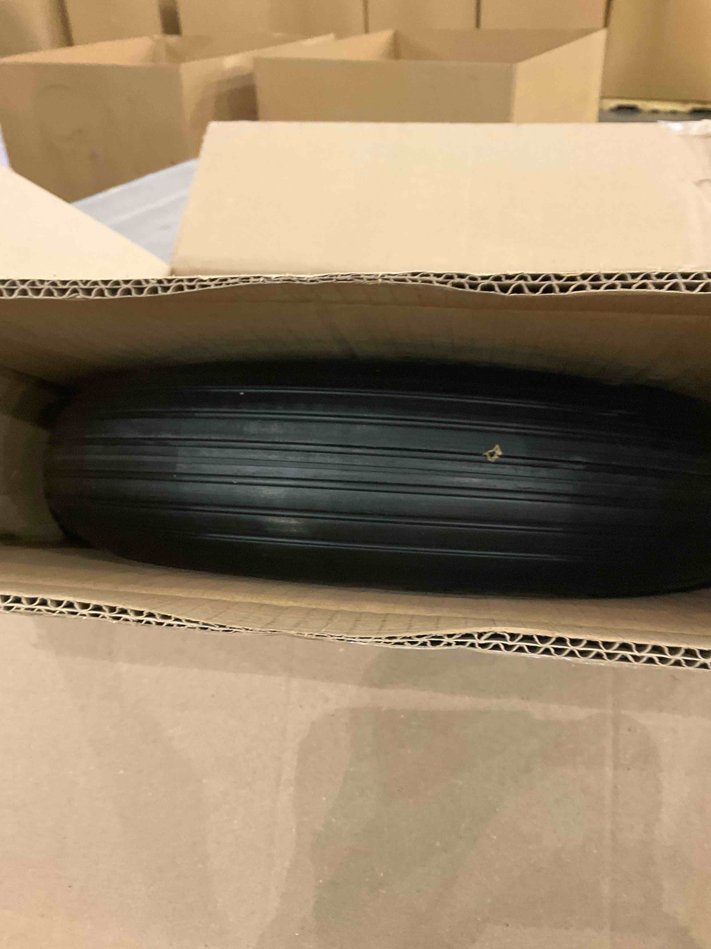 https://s3.amazonaws.com/lotting-images-prod/BargainHunt/EXS01358232_1711114475447.jpeg