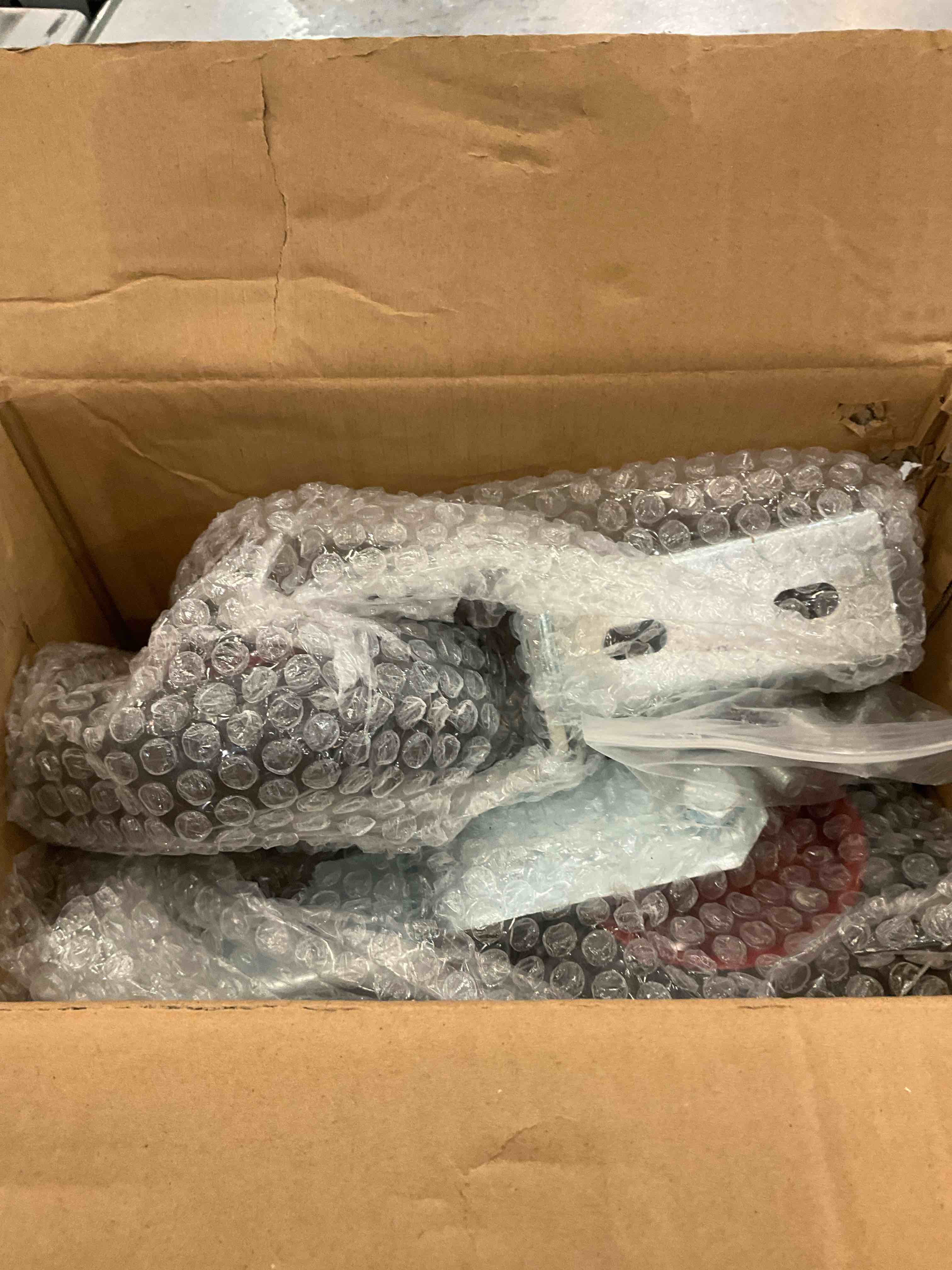 https://s3.amazonaws.com/lotting-images-prod/BargainHunt/EXS01358497_1711386002552.jpeg