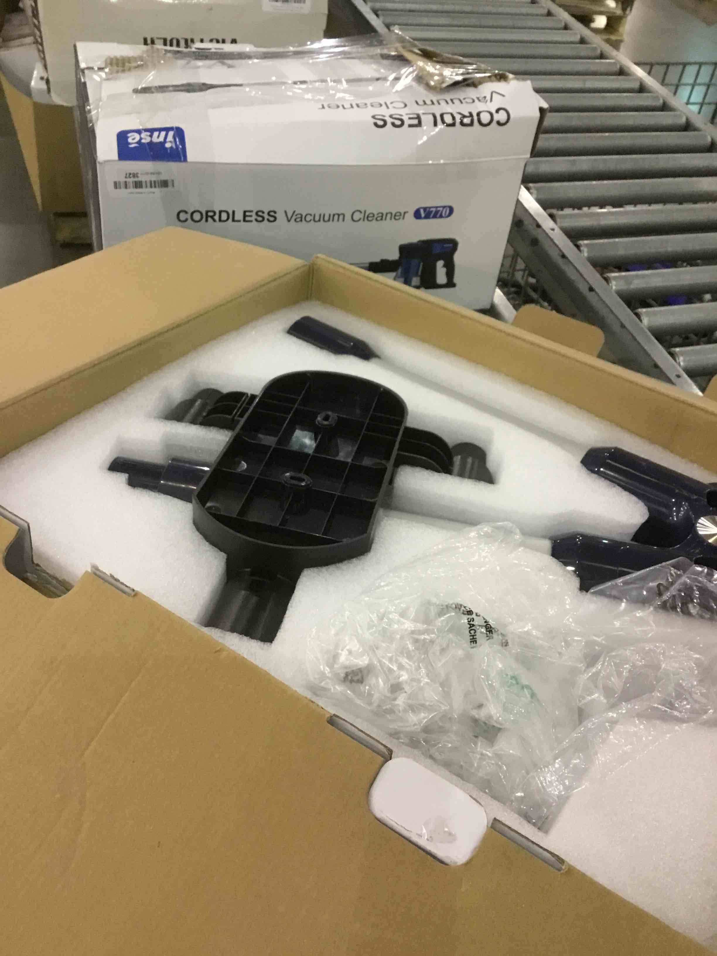 https://s3.amazonaws.com/lotting-images-prod/BargainHunt/EXS01358591_1711475198889.jpeg