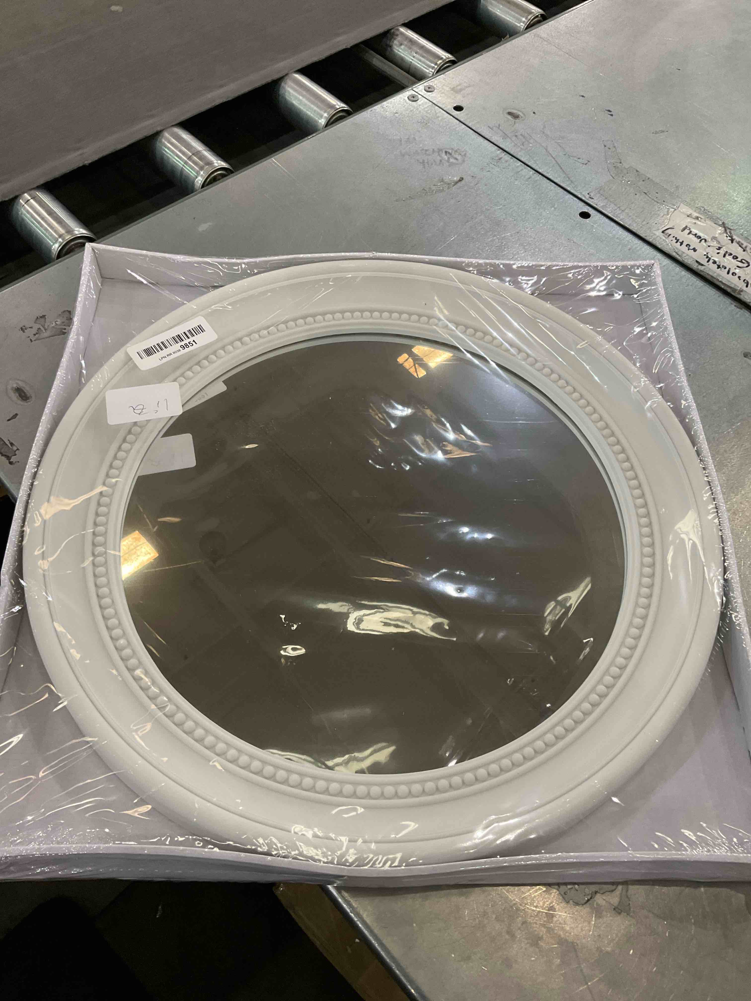 https://s3.amazonaws.com/lotting-images-prod/BargainHunt/EXS01358946_1712343815426.jpeg