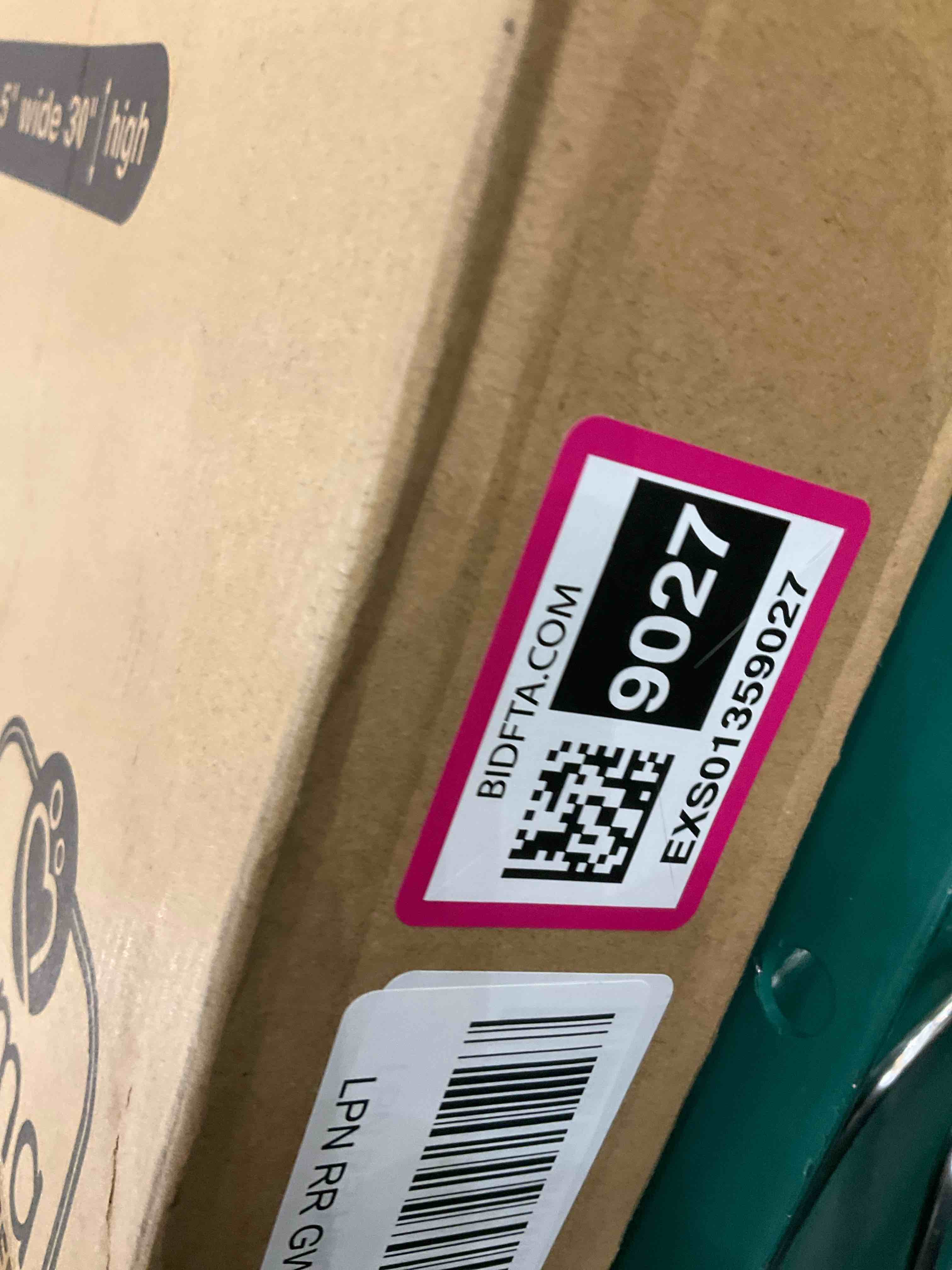 https://s3.amazonaws.com/lotting-images-prod/BargainHunt/EXS01359027_1710776315383.jpeg