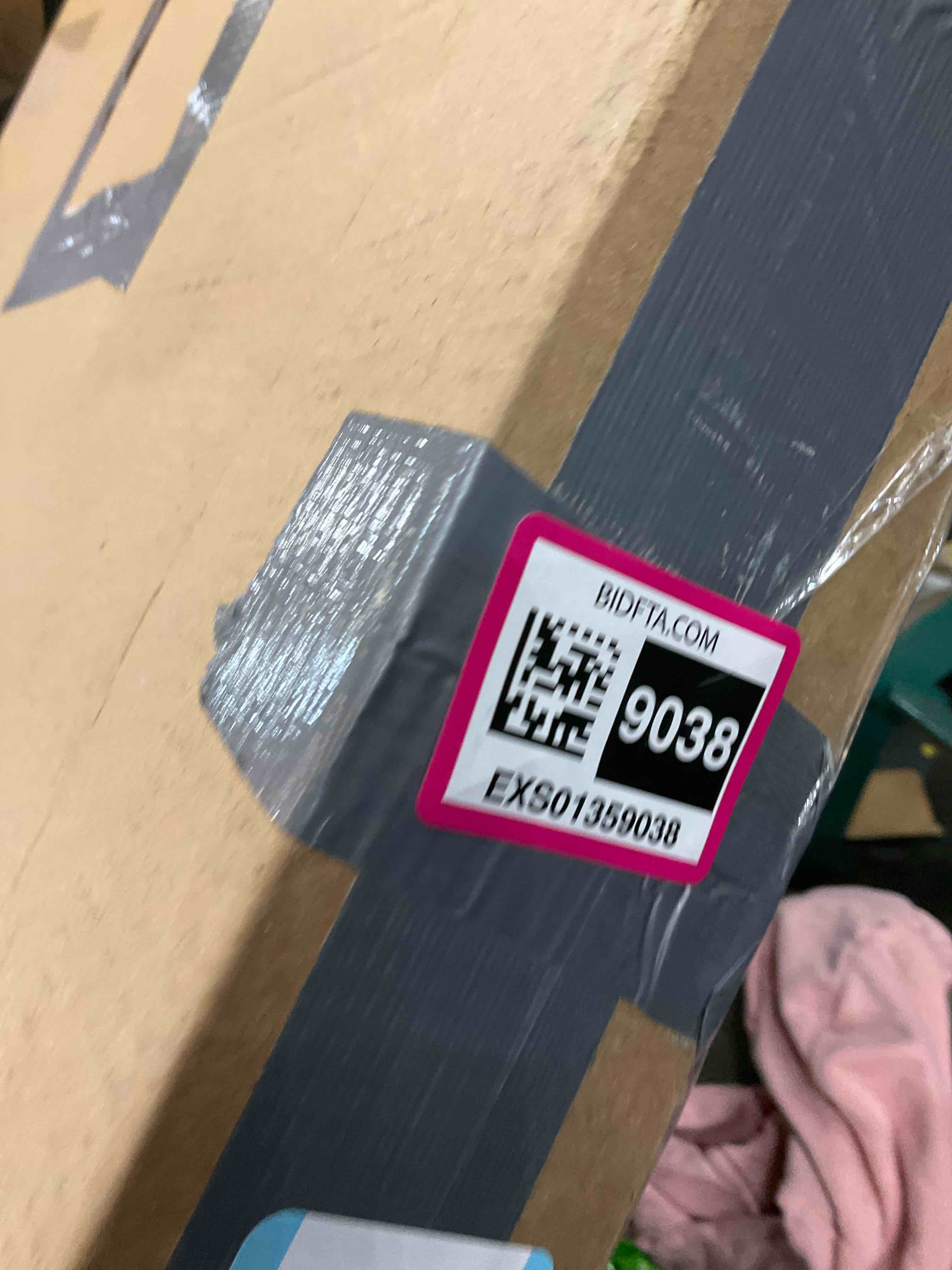 https://s3.amazonaws.com/lotting-images-prod/BargainHunt/EXS01359038_1710780219153.jpeg