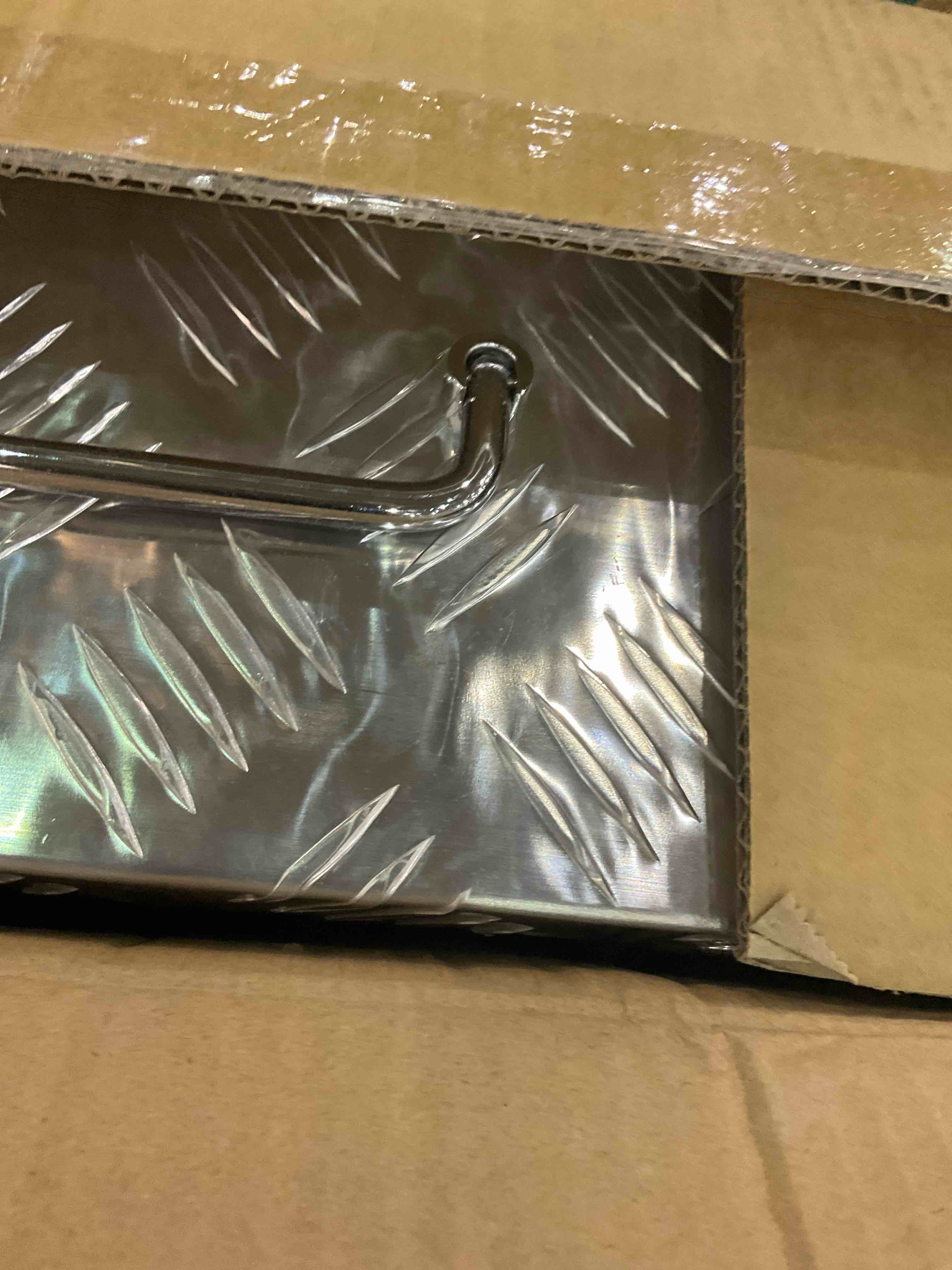 https://s3.amazonaws.com/lotting-images-prod/BargainHunt/EXS01359110_1710850815282.jpeg