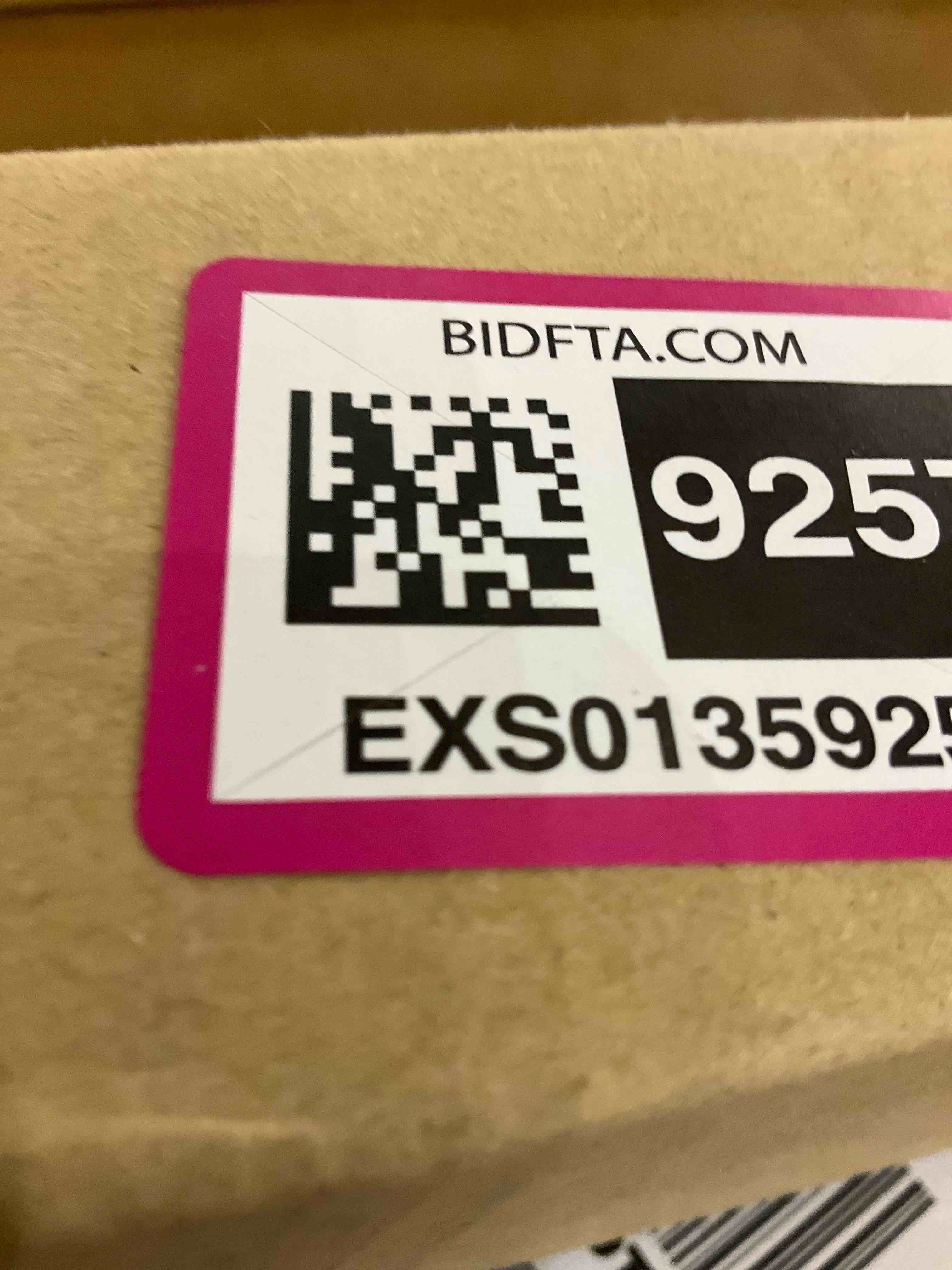 https://s3.amazonaws.com/lotting-images-prod/BargainHunt/EXS01359257_1710937940893.jpeg