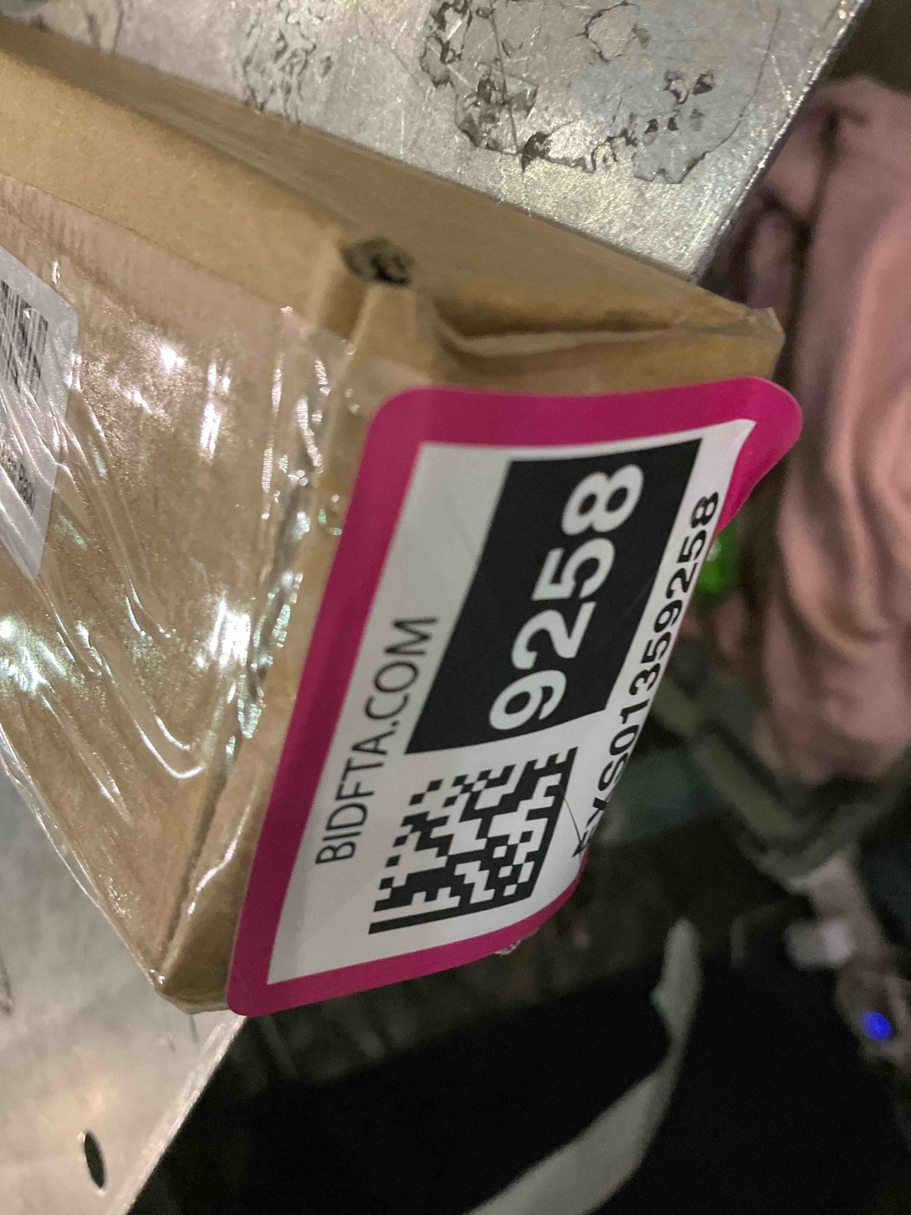 https://s3.amazonaws.com/lotting-images-prod/BargainHunt/EXS01359258_1710938045348.jpeg