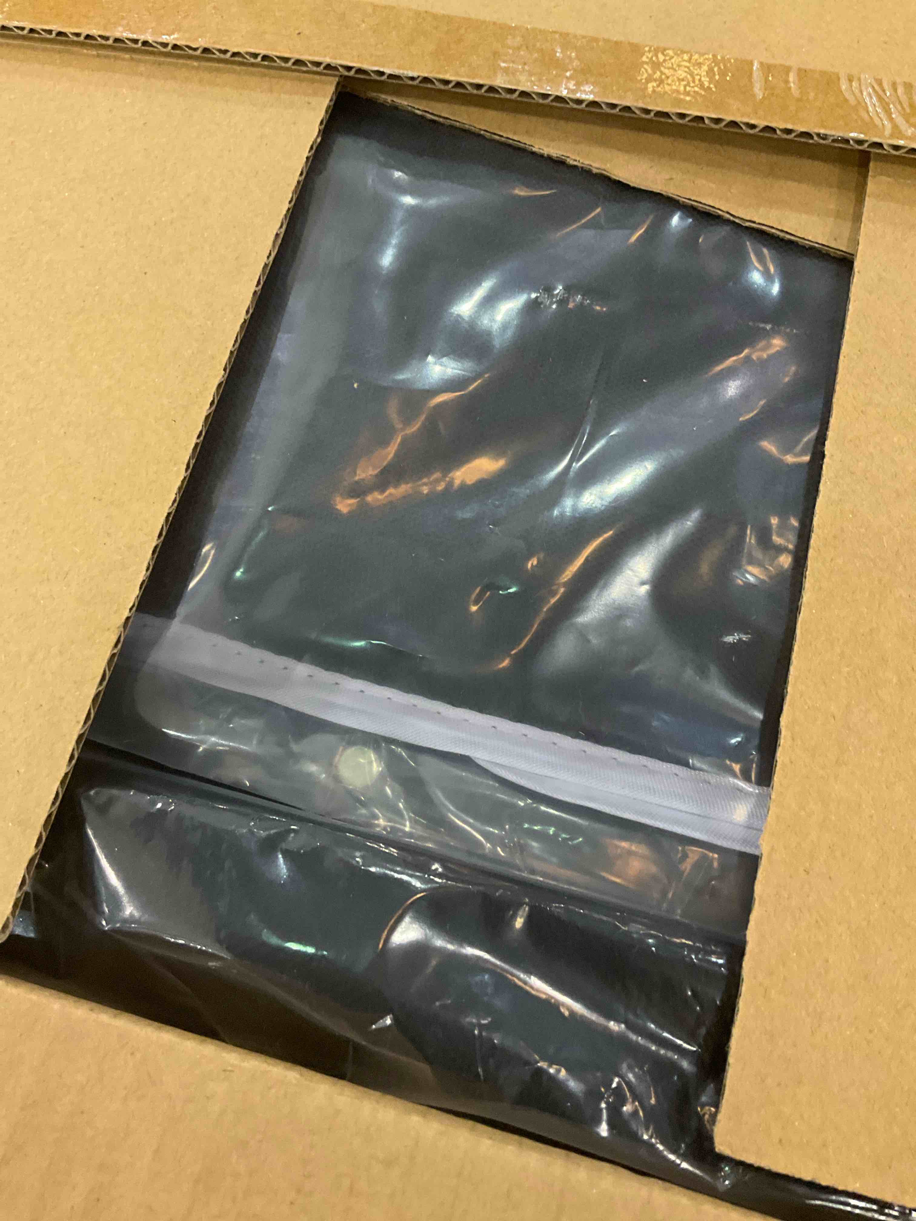 https://s3.amazonaws.com/lotting-images-prod/BargainHunt/EXS01359318_1710949457612.jpeg