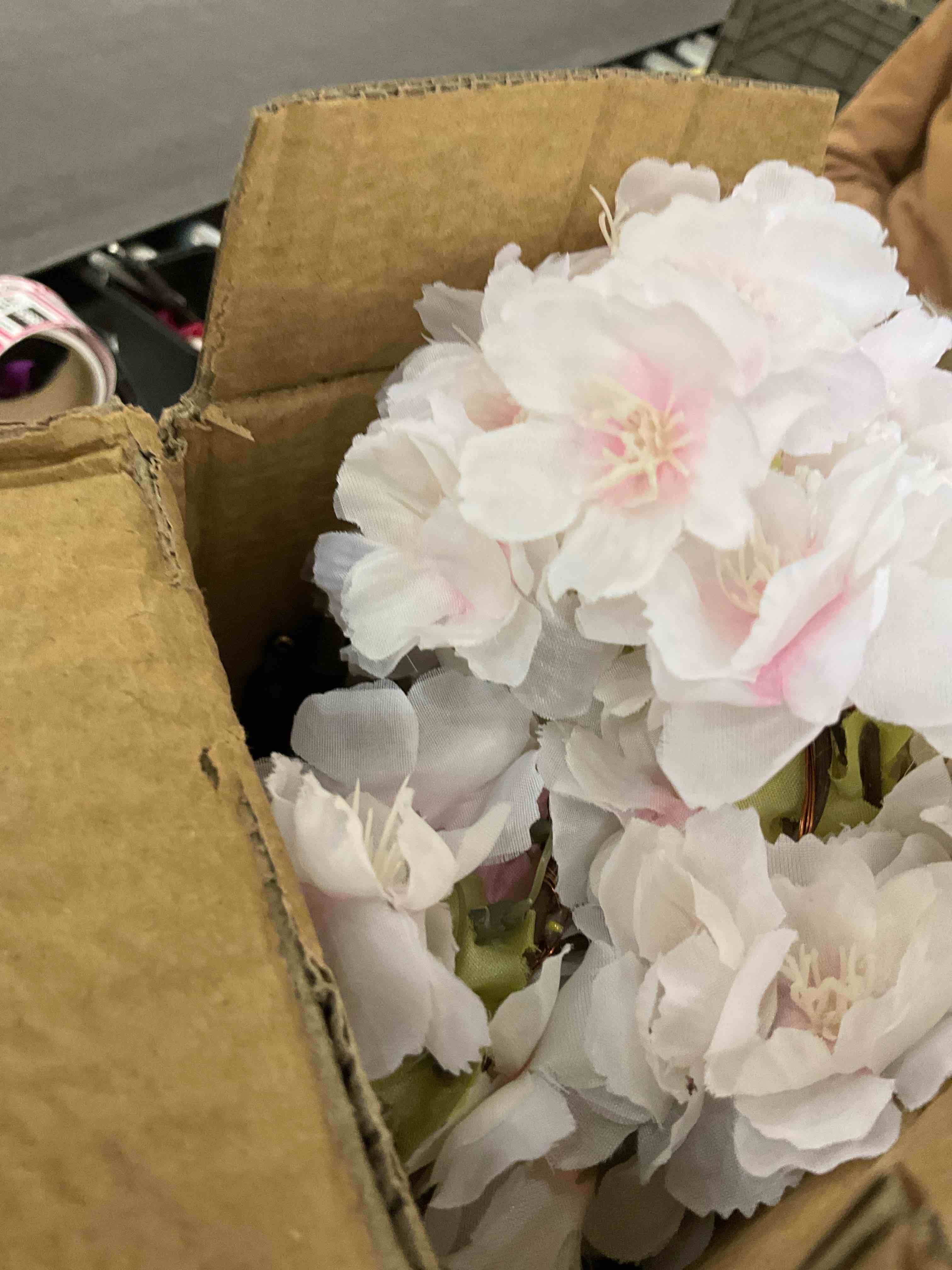 https://s3.amazonaws.com/lotting-images-prod/BargainHunt/EXS01359358_1710961310764.jpeg