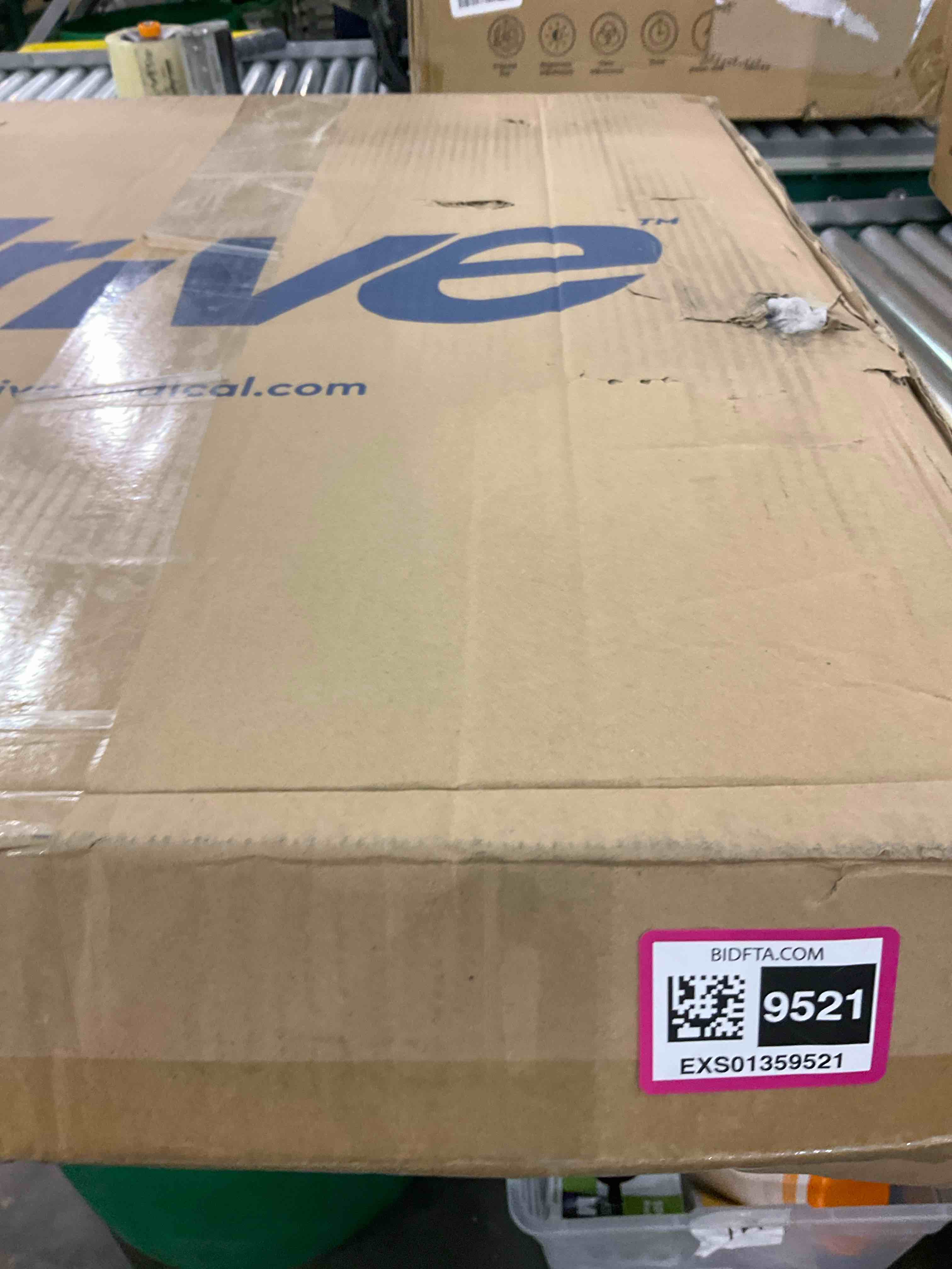 https://s3.amazonaws.com/lotting-images-prod/BargainHunt/EXS01359521_1711021541599.jpeg