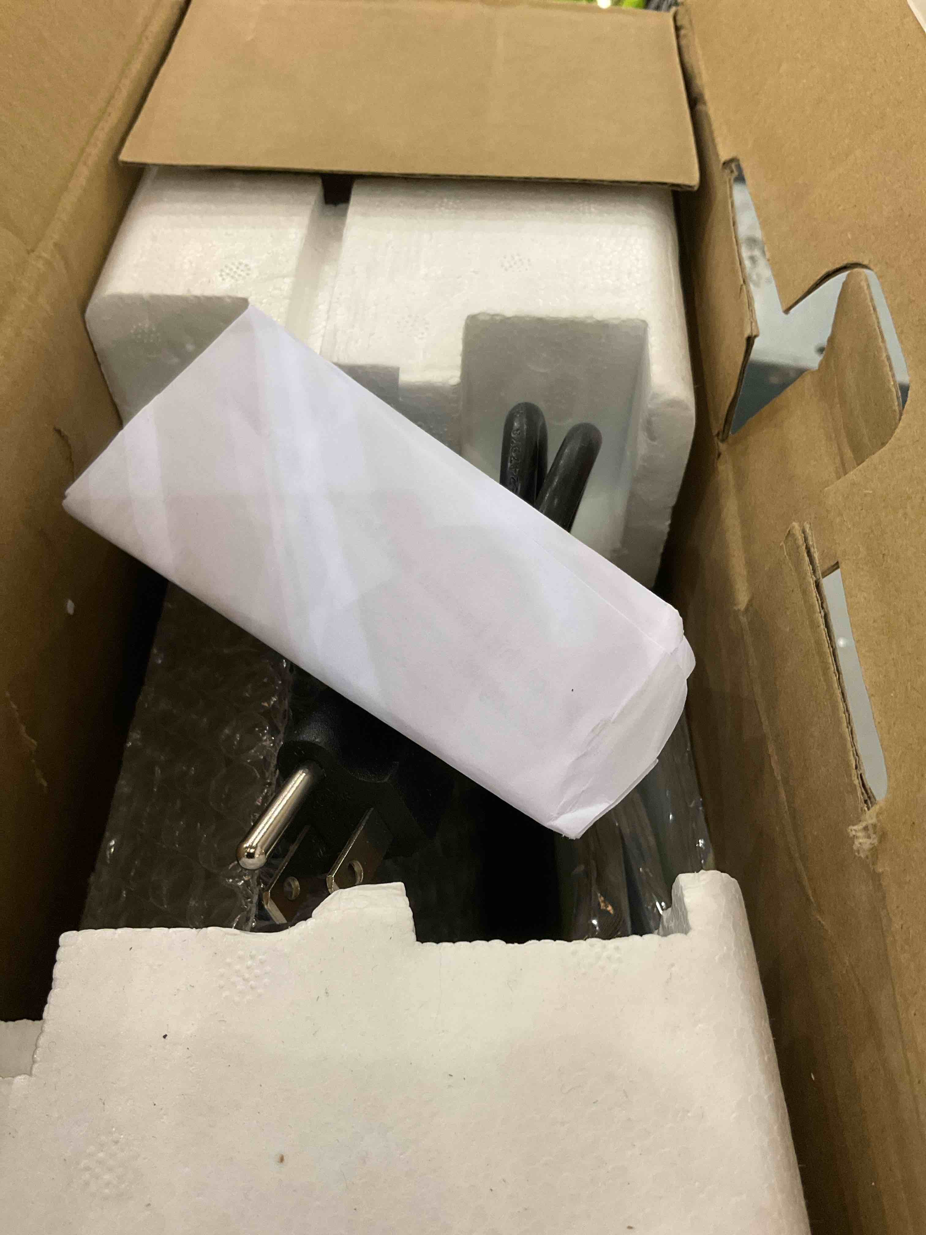 https://s3.amazonaws.com/lotting-images-prod/BargainHunt/EXS01359793_1711379284052.jpeg