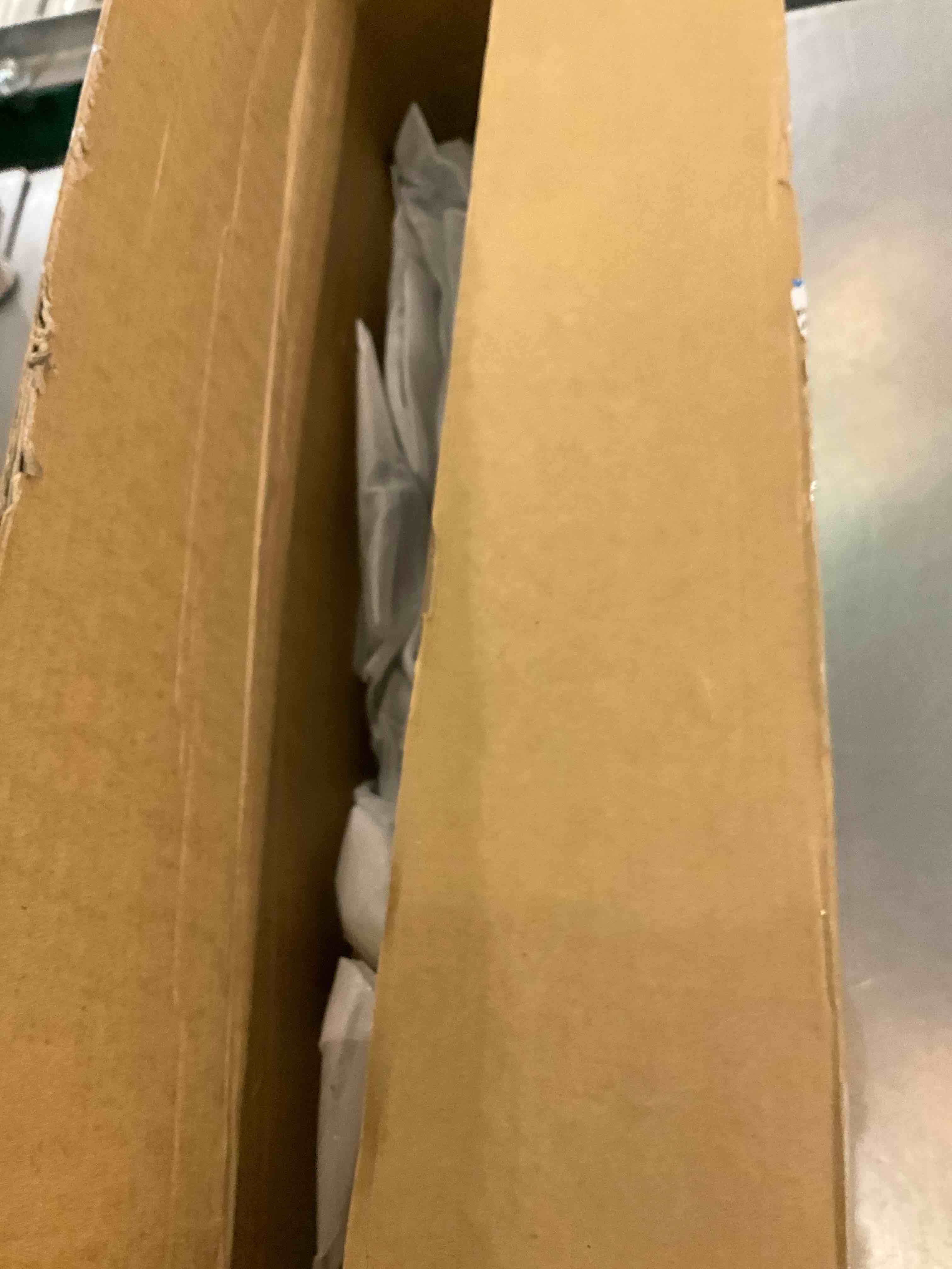 https://s3.amazonaws.com/lotting-images-prod/BargainHunt/EXS01359940_1711478206538.jpeg