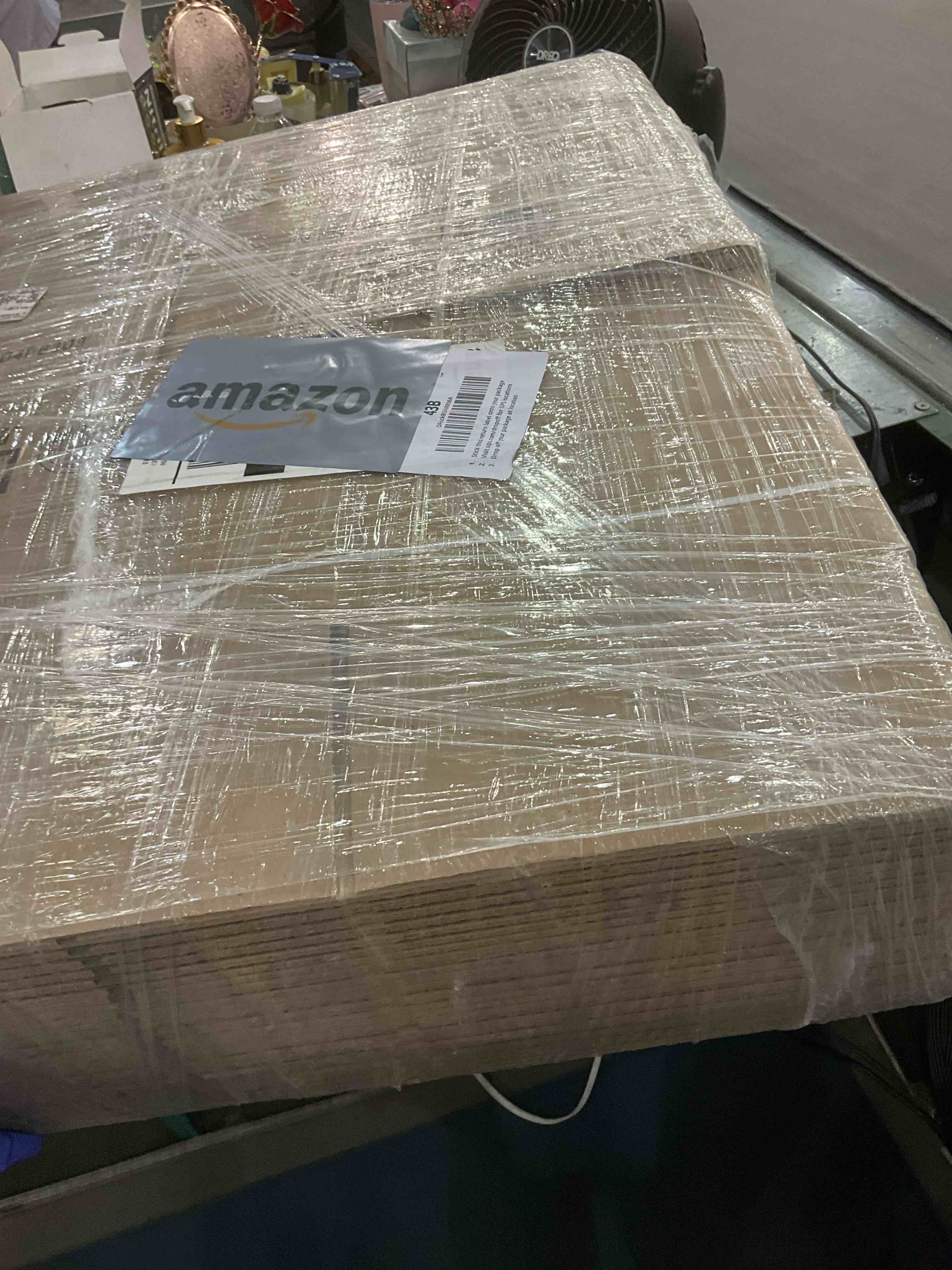 https://s3.amazonaws.com/lotting-images-prod/BargainHunt/EXS01380597_1718626771777.jpeg
