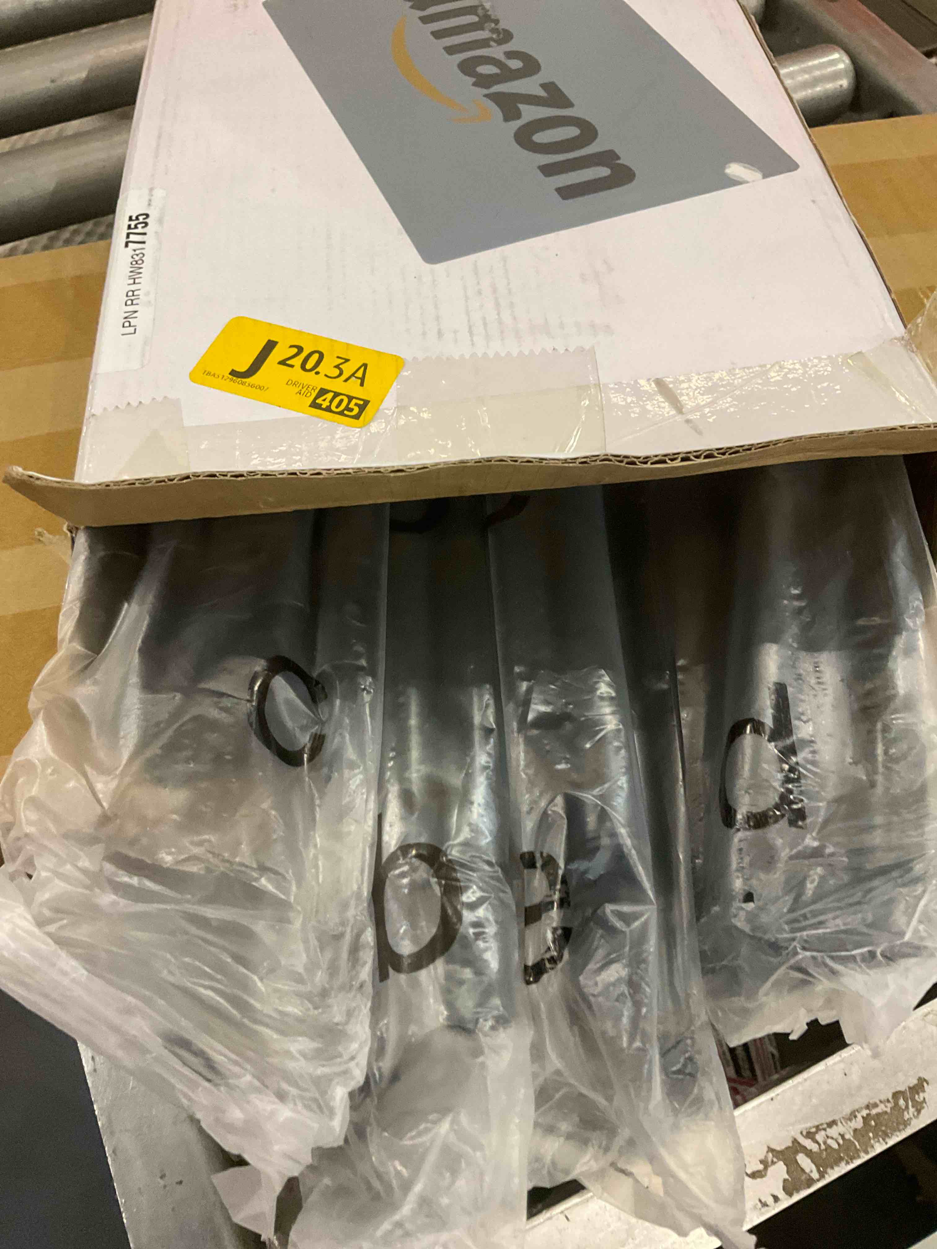 https://s3.amazonaws.com/lotting-images-prod/BargainHunt/EXS01380607_1718628118633.jpeg