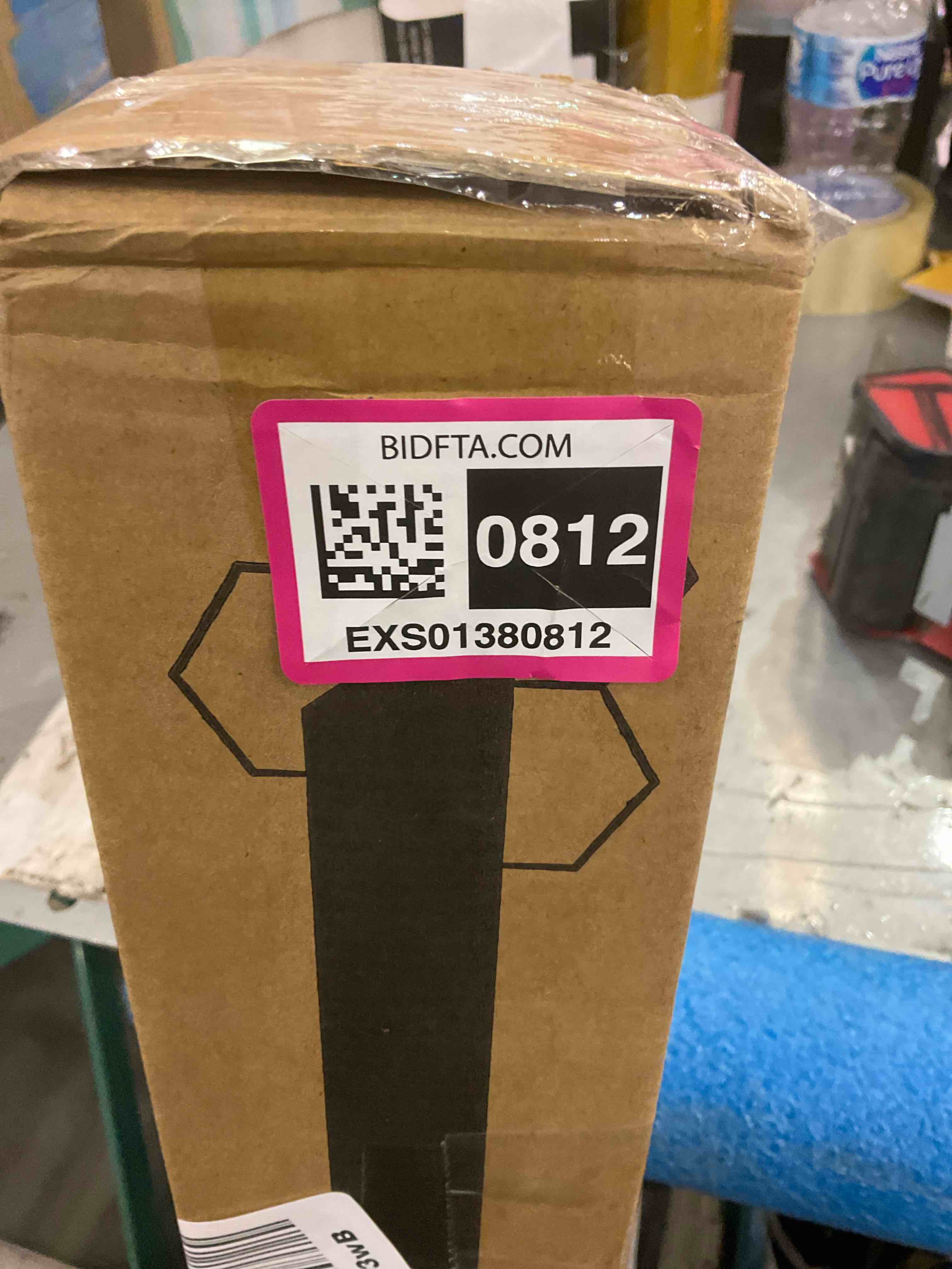 https://s3.amazonaws.com/lotting-images-prod/BargainHunt/EXS01380812_1718724129378.jpeg