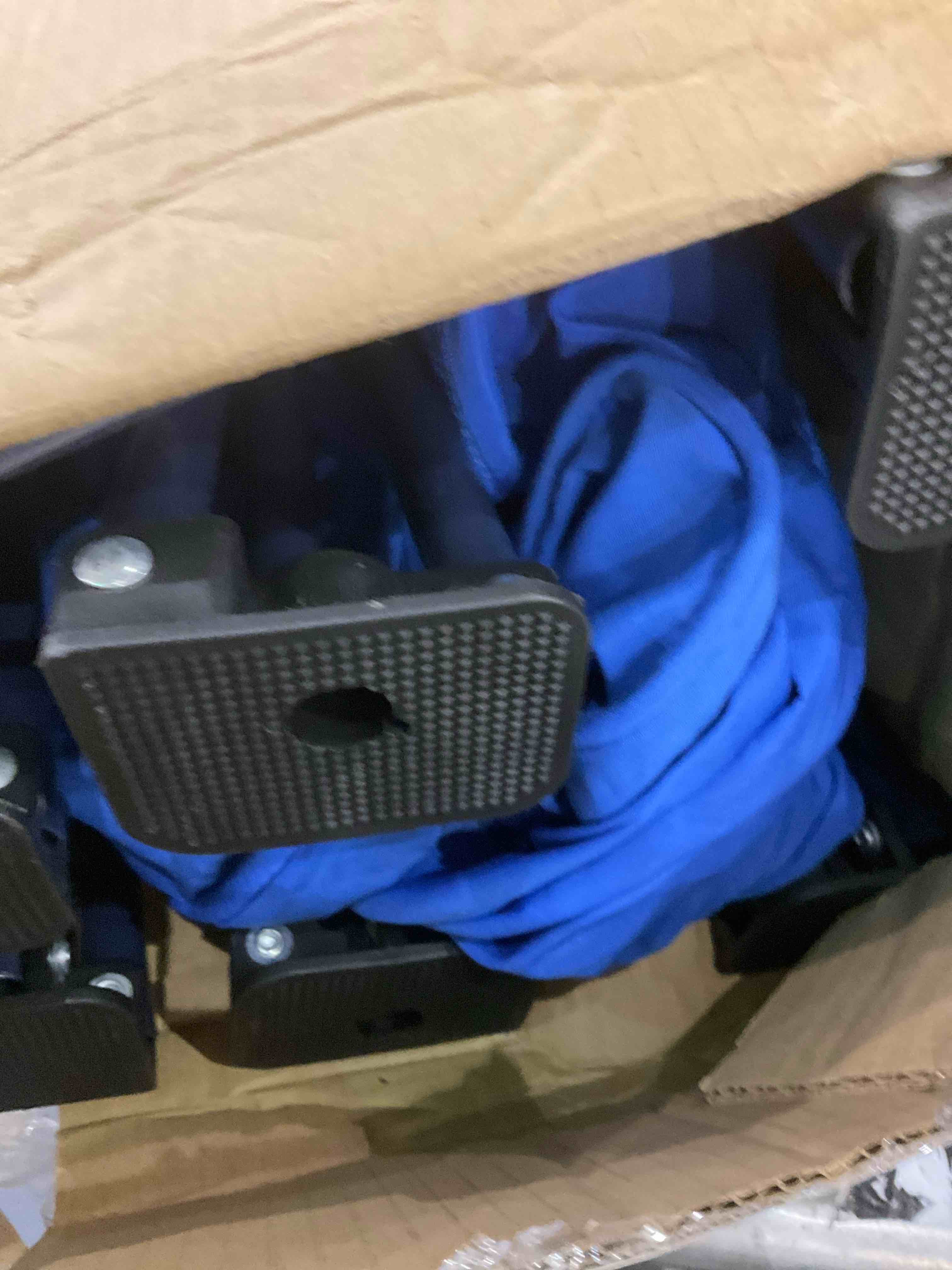https://s3.amazonaws.com/lotting-images-prod/BargainHunt/EXS01380915_1718797167148.jpeg