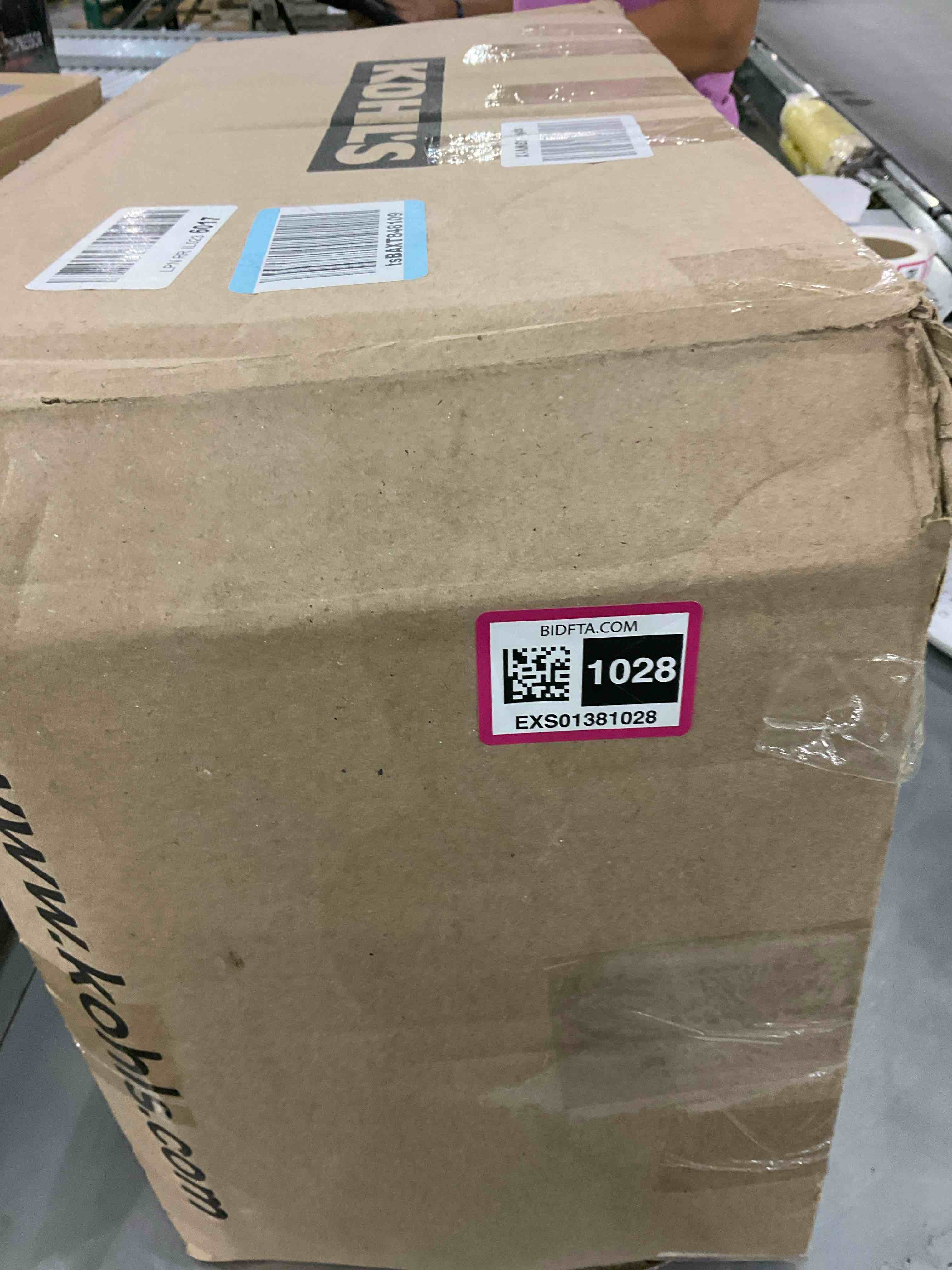 https://s3.amazonaws.com/lotting-images-prod/BargainHunt/EXS01381028_1718624020493.jpeg