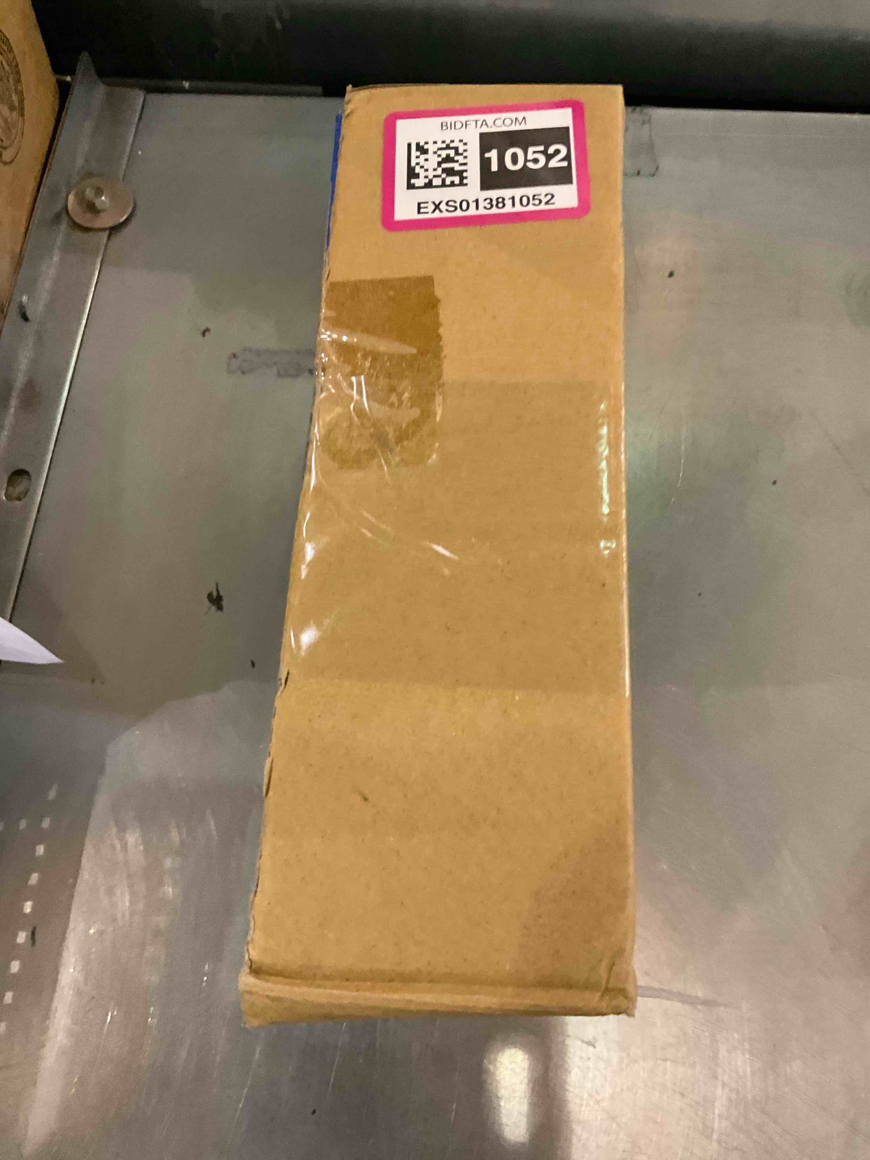 https://s3.amazonaws.com/lotting-images-prod/BargainHunt/EXS01381052_1718628808315.jpeg