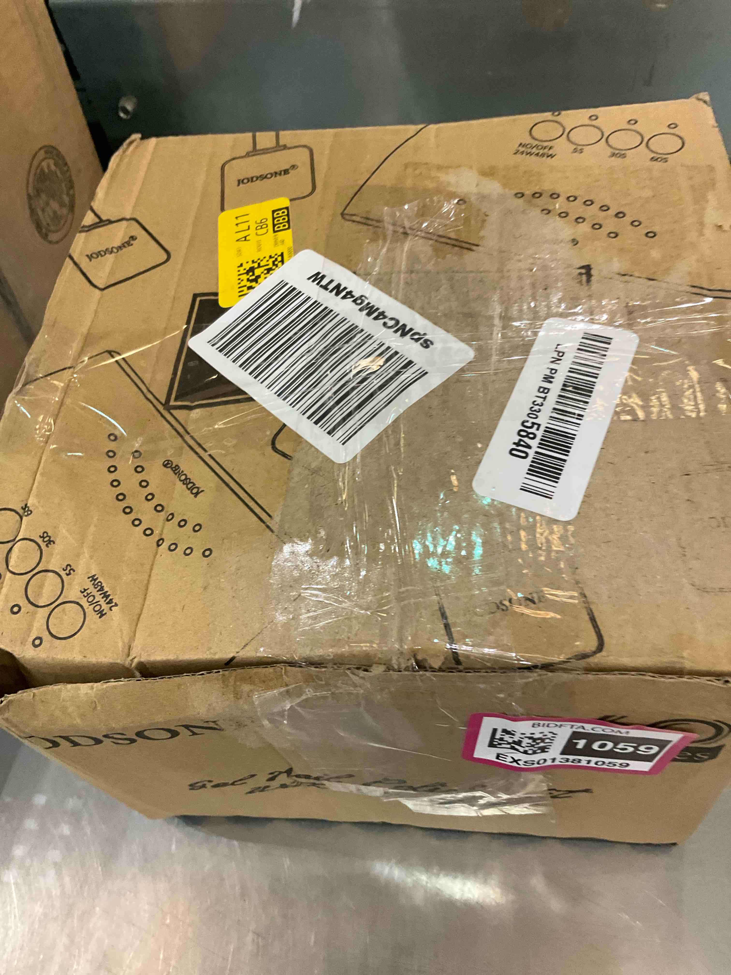 https://s3.amazonaws.com/lotting-images-prod/BargainHunt/EXS01381059_1718631396997.jpeg