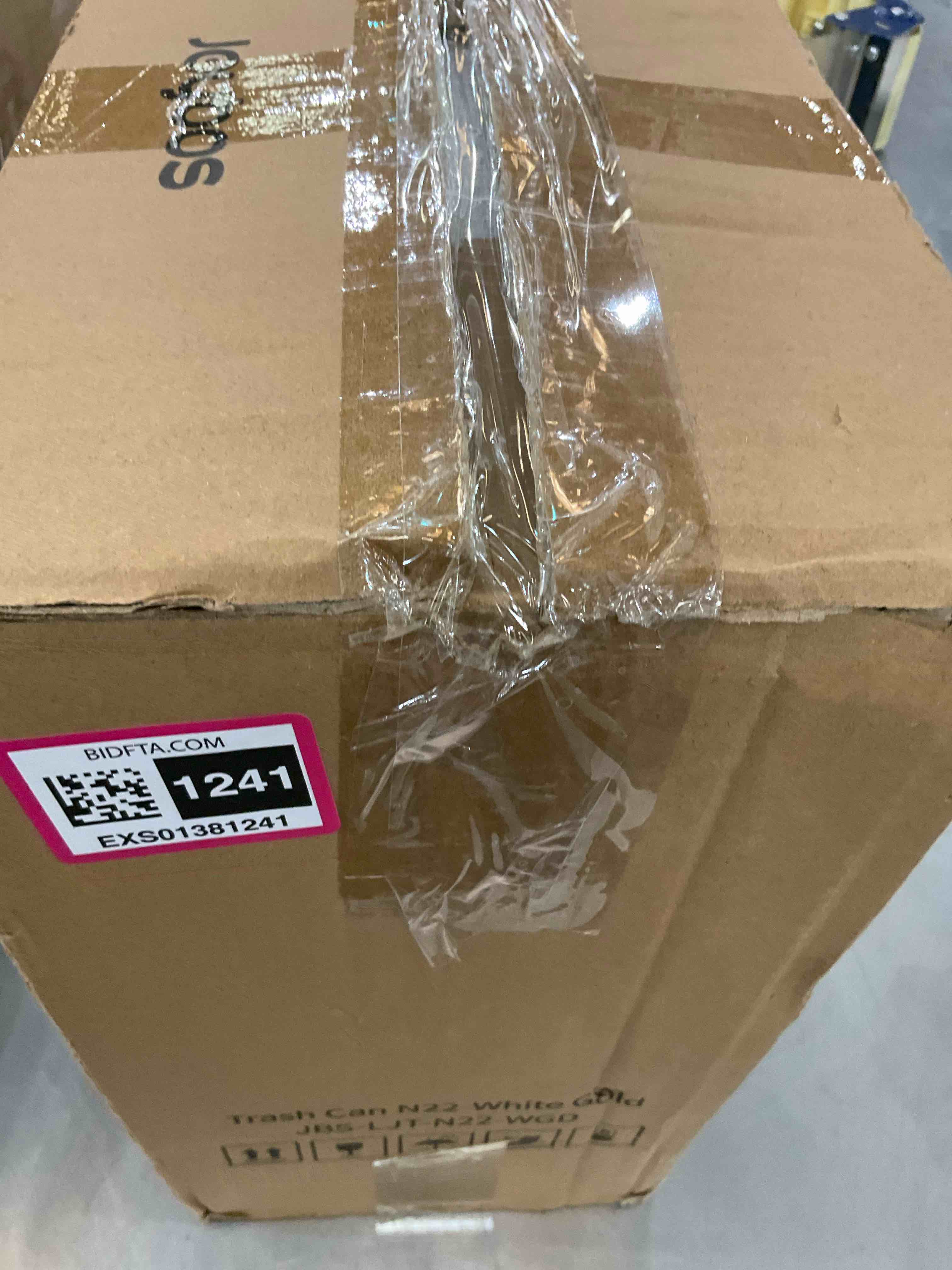 https://s3.amazonaws.com/lotting-images-prod/BargainHunt/EXS01381241_1718733001292.jpeg