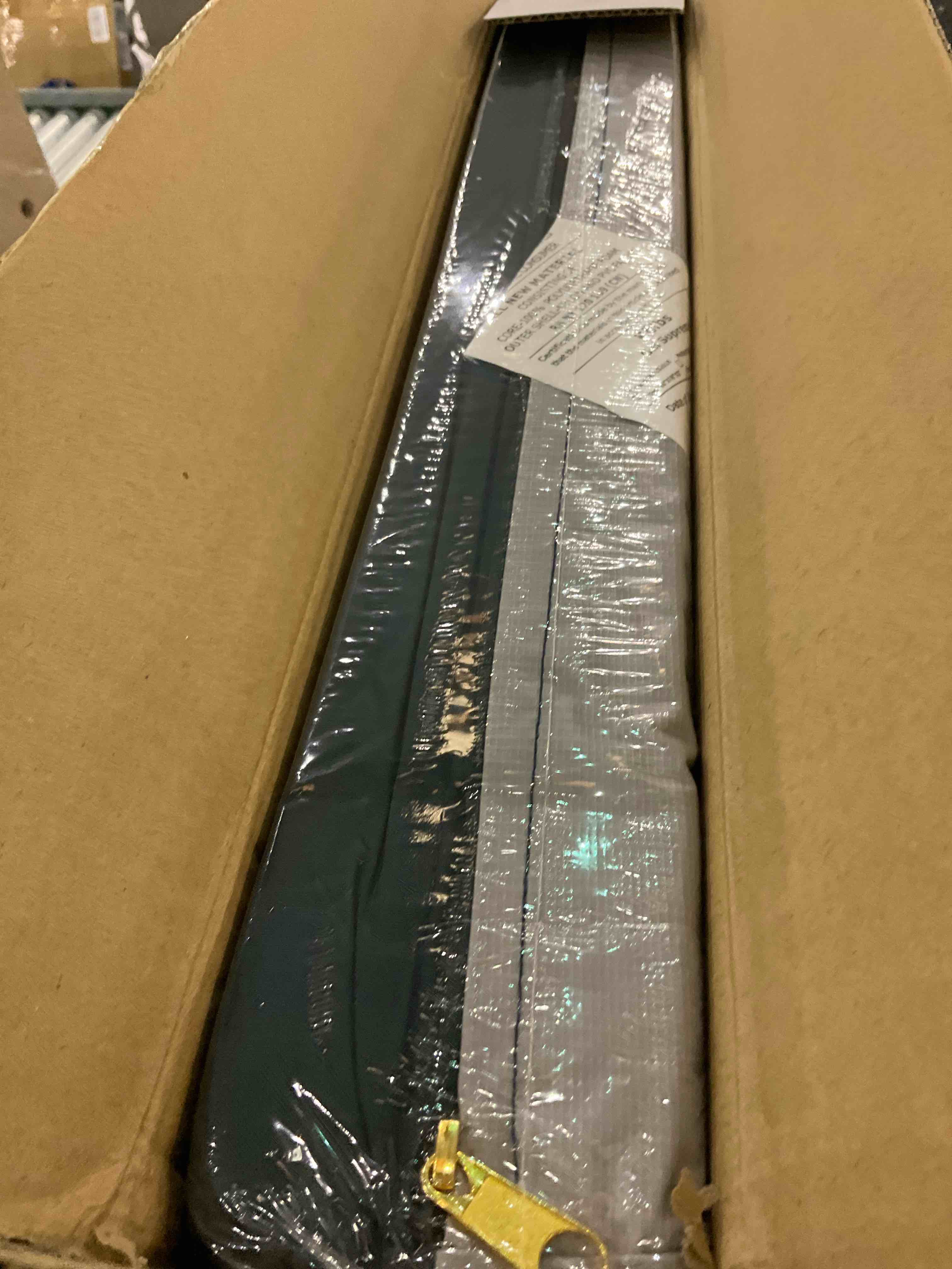 https://s3.amazonaws.com/lotting-images-prod/BargainHunt/EXS01381435_1718908975011.jpeg