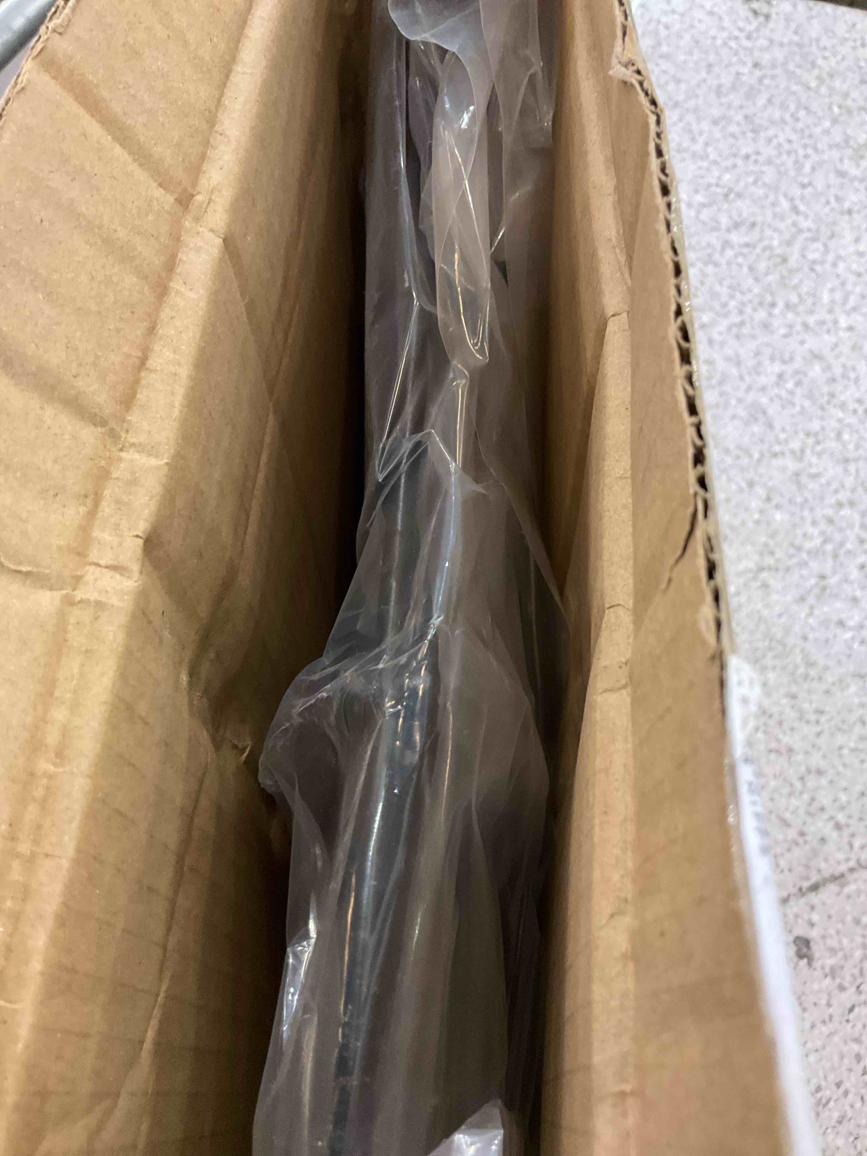 https://s3.amazonaws.com/lotting-images-prod/BargainHunt/EXS01381644_1718895720826.jpeg