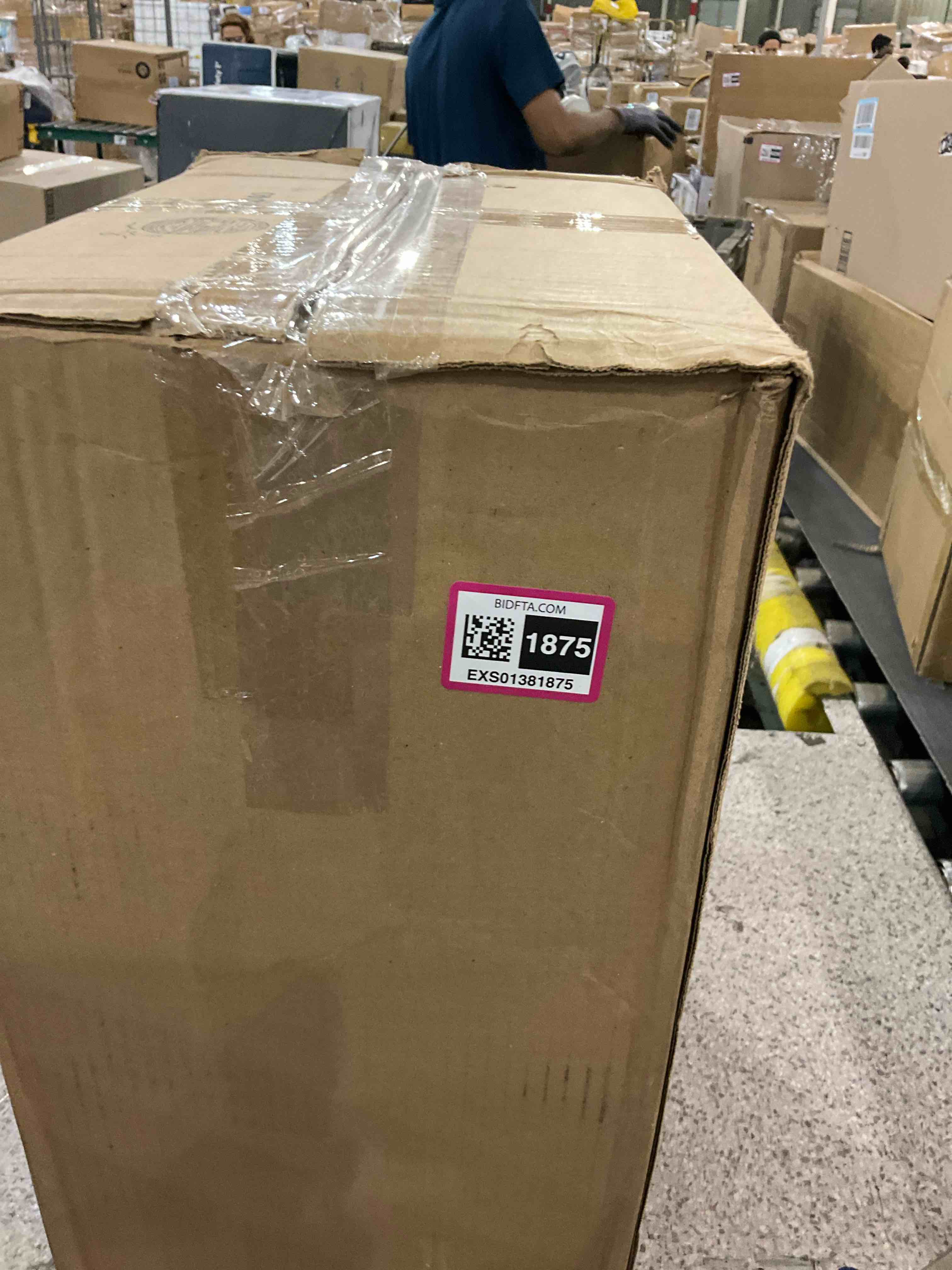 https://s3.amazonaws.com/lotting-images-prod/BargainHunt/EXS01381875_1719315505412.jpeg