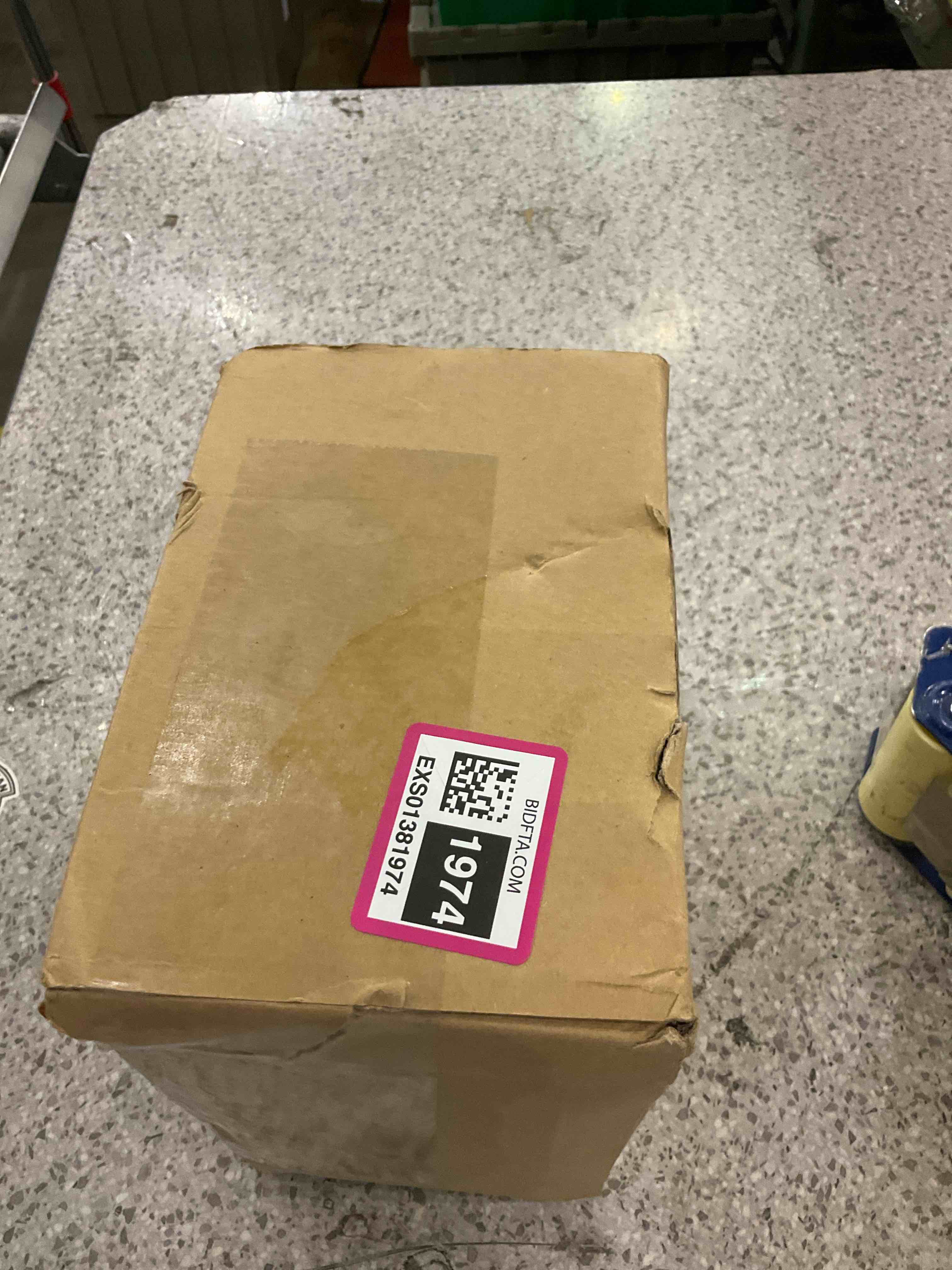 https://s3.amazonaws.com/lotting-images-prod/BargainHunt/EXS01381974_1719489863379.jpeg
