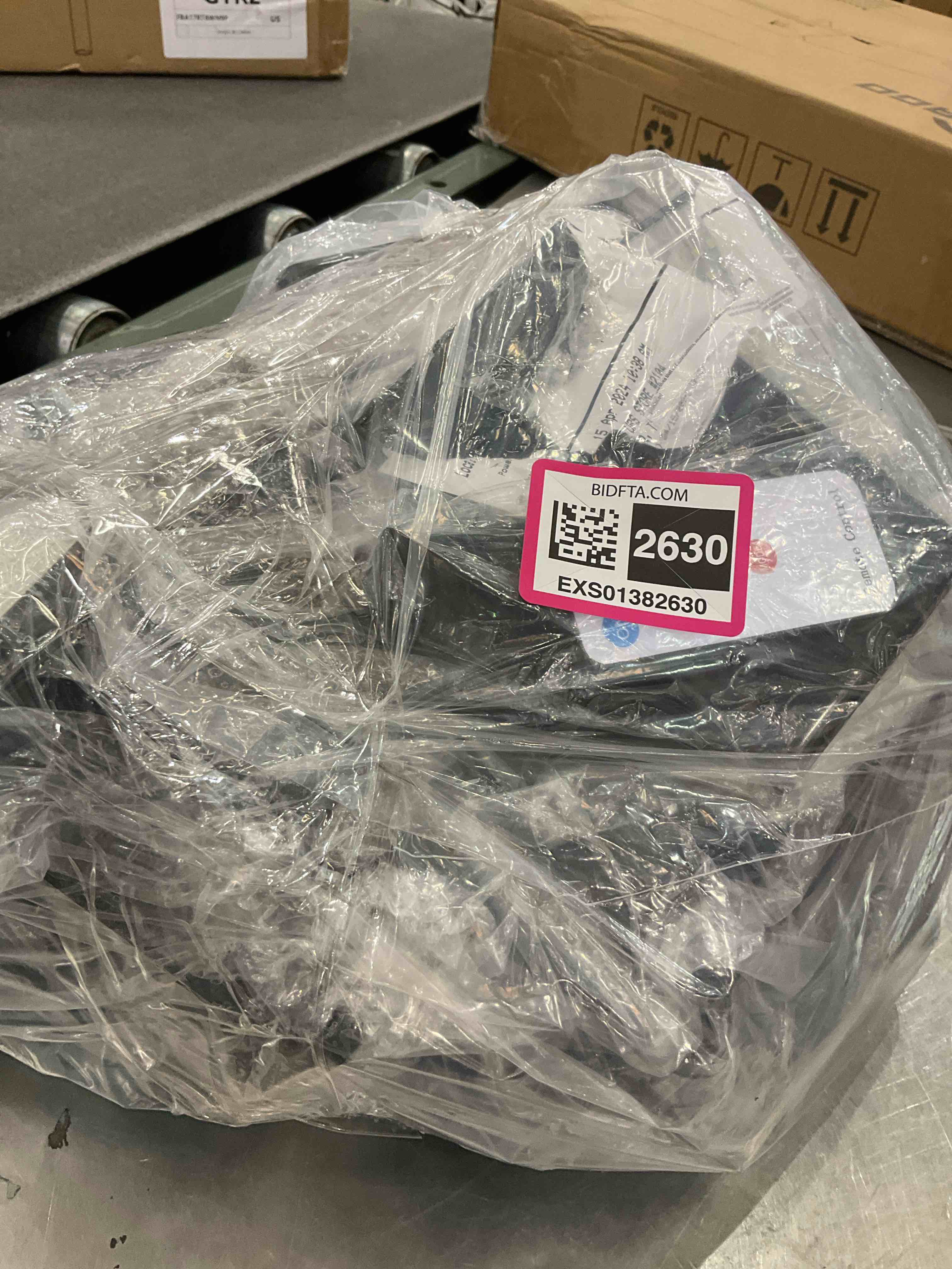 https://s3.amazonaws.com/lotting-images-prod/BargainHunt/EXS01382630_1718377052008.jpeg