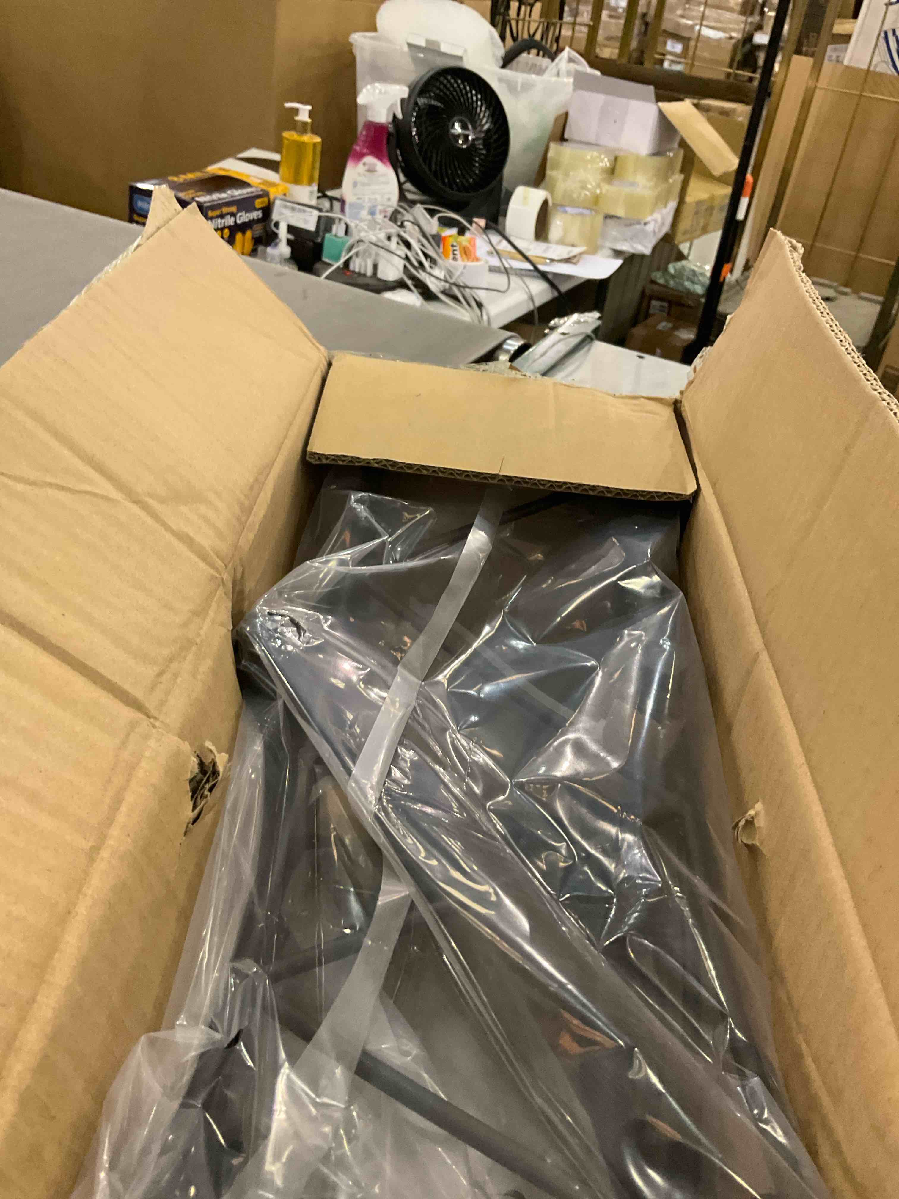 https://s3.amazonaws.com/lotting-images-prod/BargainHunt/EXS01382734_1718628098016.jpeg